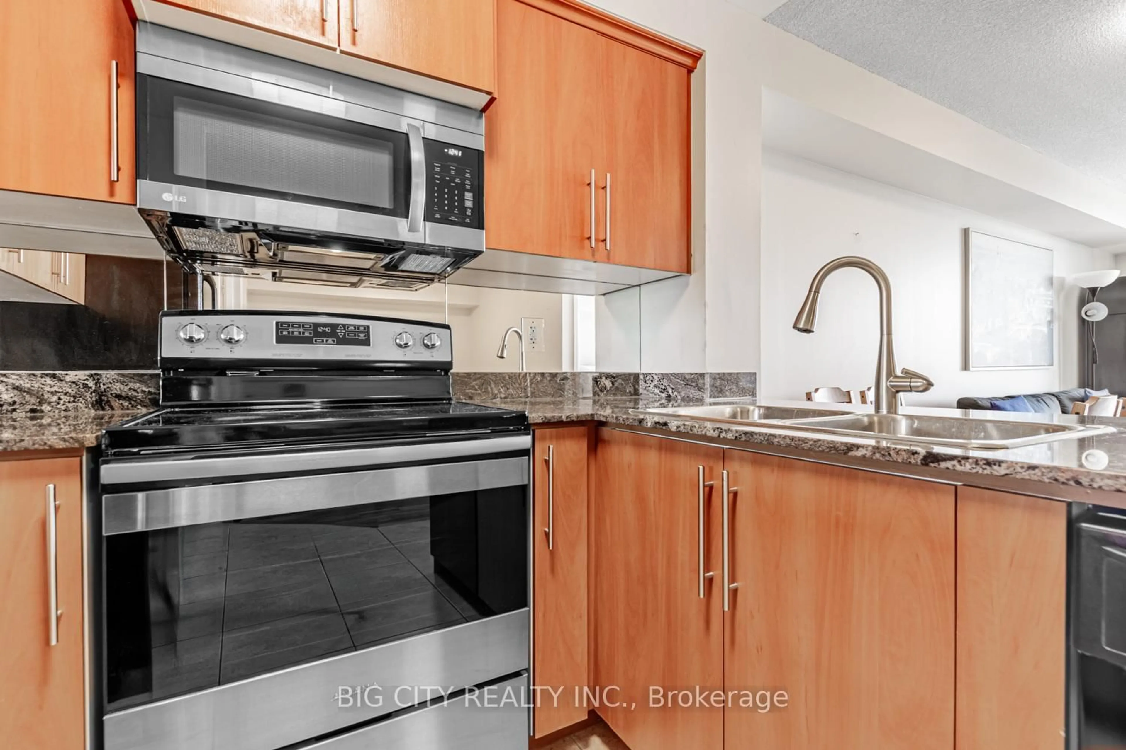 Standard kitchen, unknown for 6 Rosebank Dr #10H, Toronto Ontario M1B 0A1