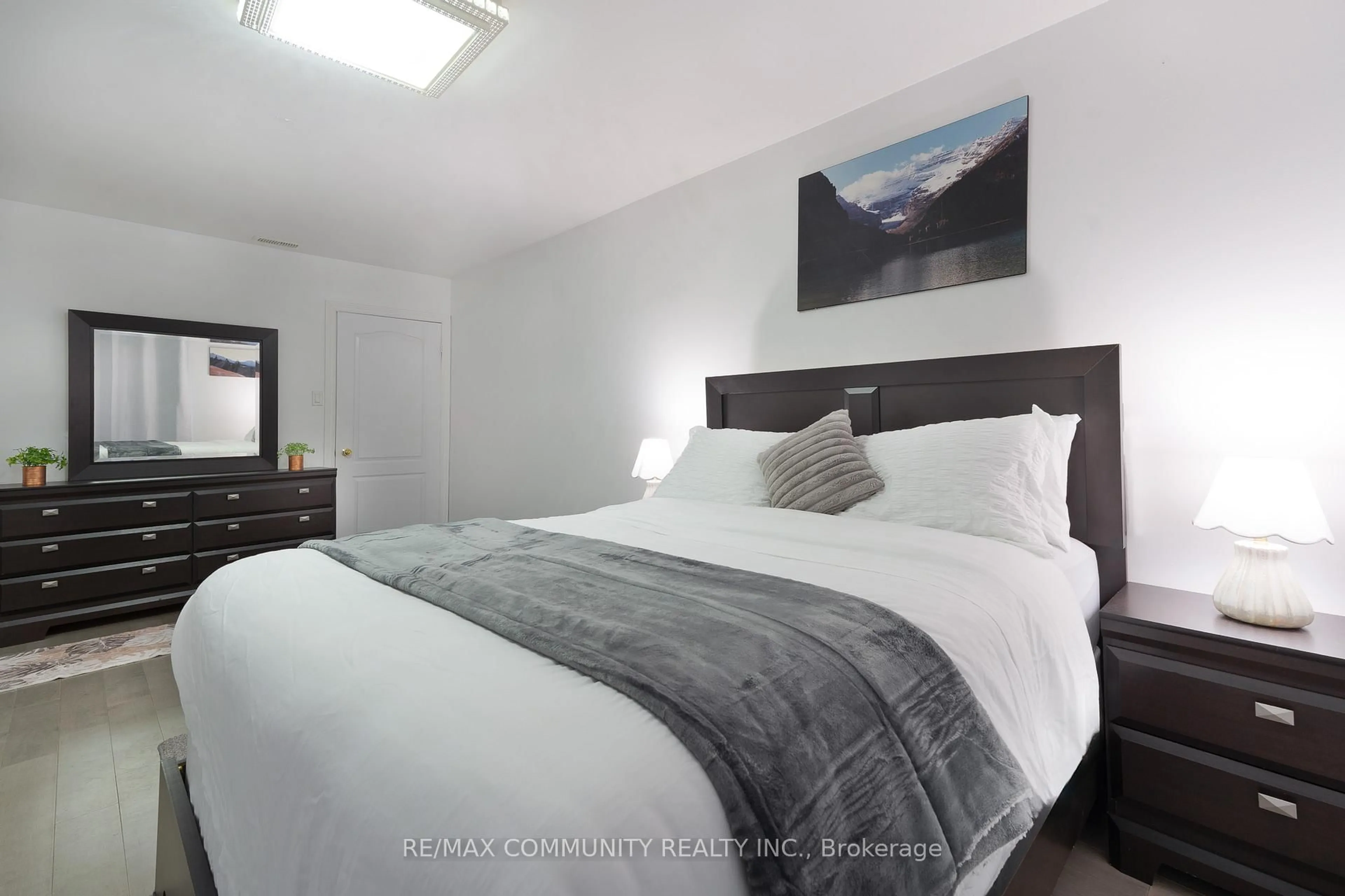 Bedroom with bed, unknown for 33 Windsor Ave, Ajax Ontario L1S 2B1