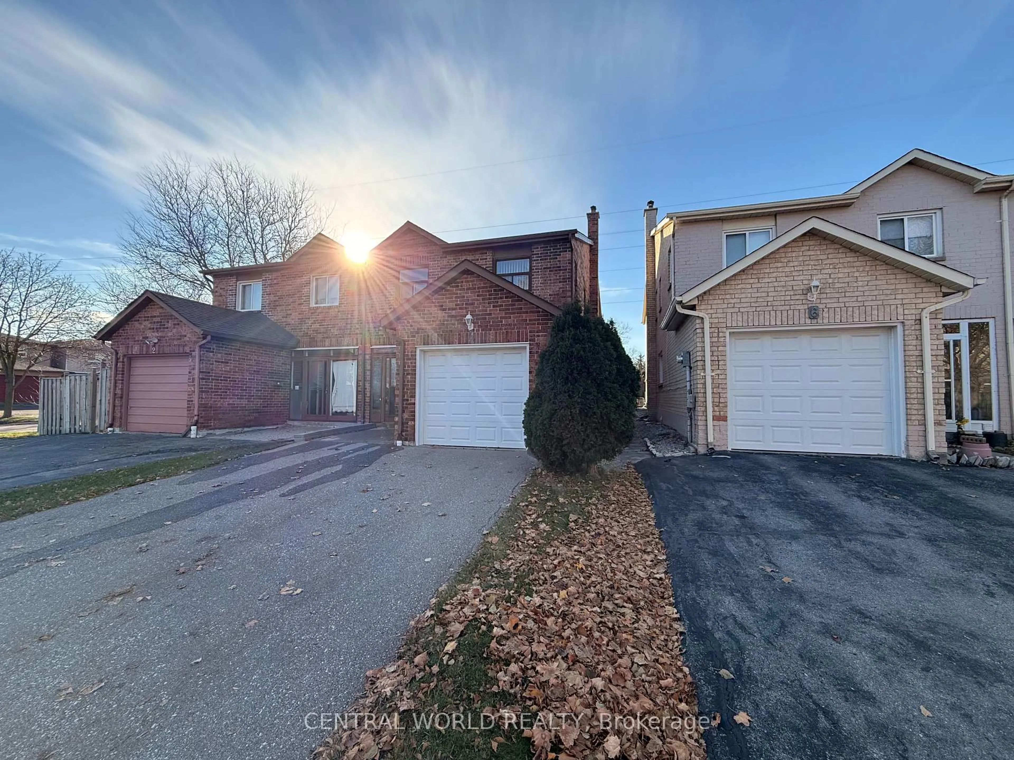 A pic from outside/outdoor area/front of a property/back of a property/a pic from drone, street for 4 Carl Cres, Toronto Ontario M1W 3R2