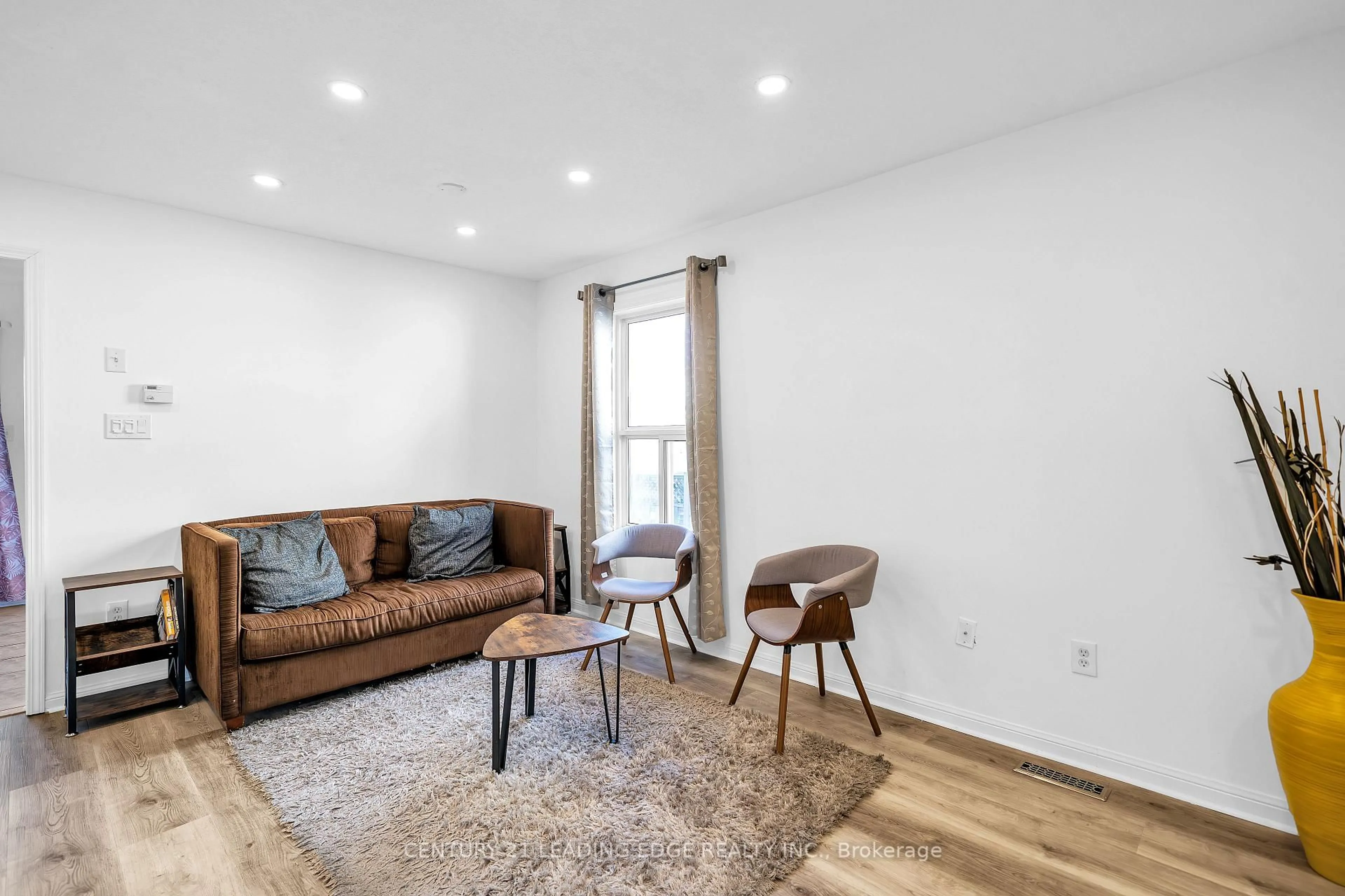 Living room with furniture, unknown for 332 Swindells St, Clarington Ontario L1C 5G9