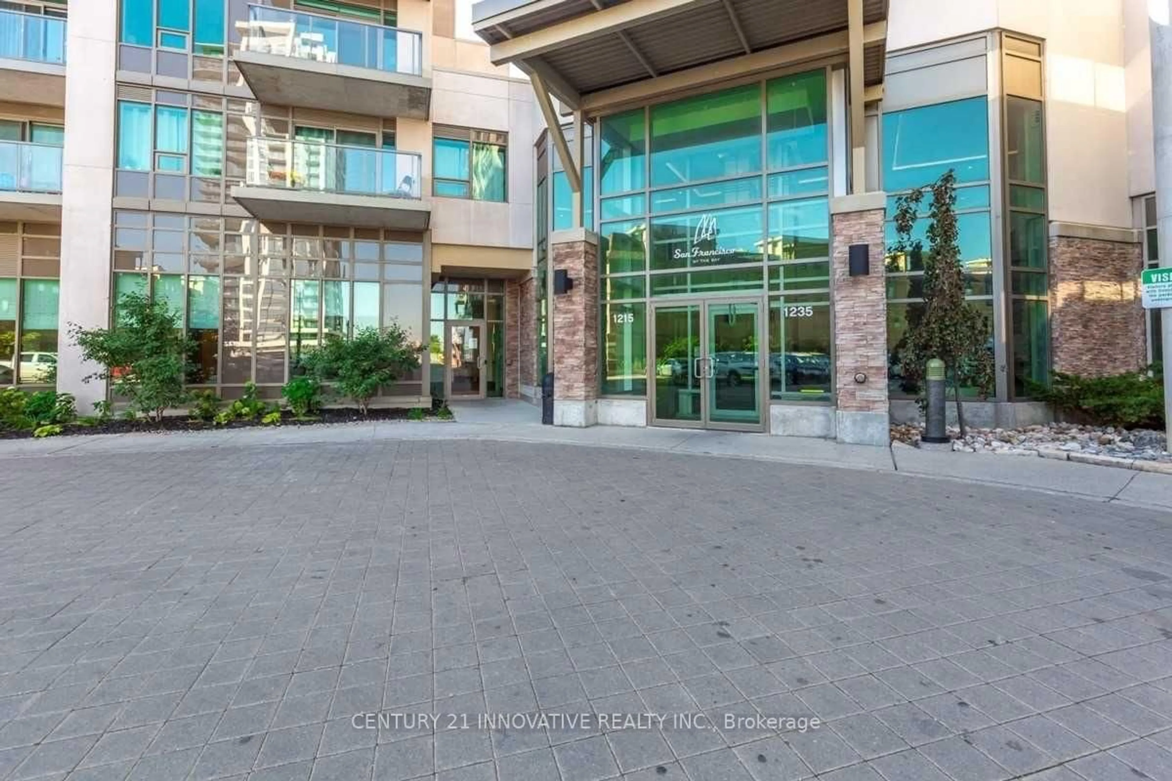 Indoor foyer for 1215 Bayly St #610, Pickering Ontario L1W 1L7