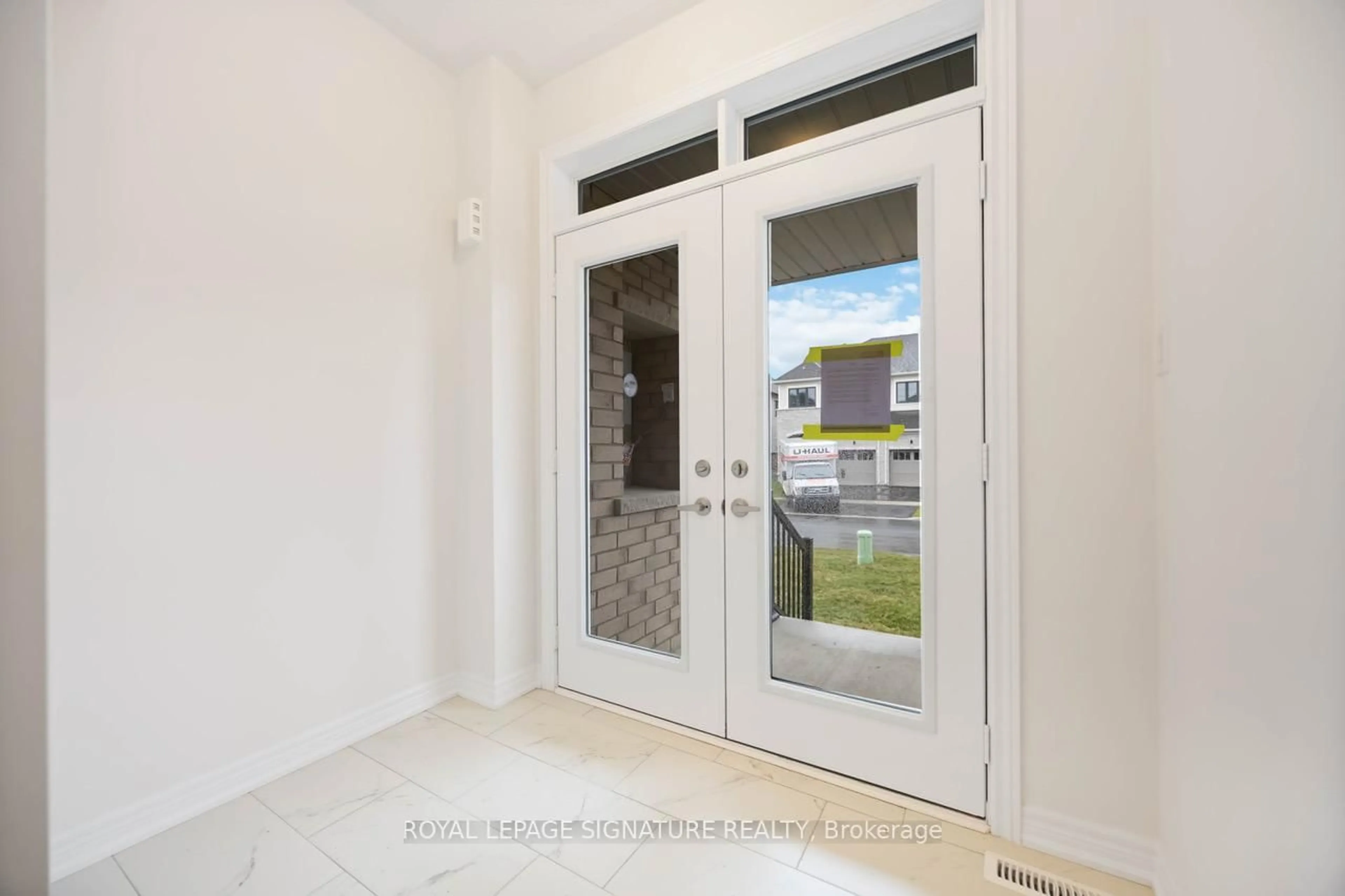 Indoor entryway for 2023 Horace Duncan Cres, Oshawa Ontario L1L 0W4