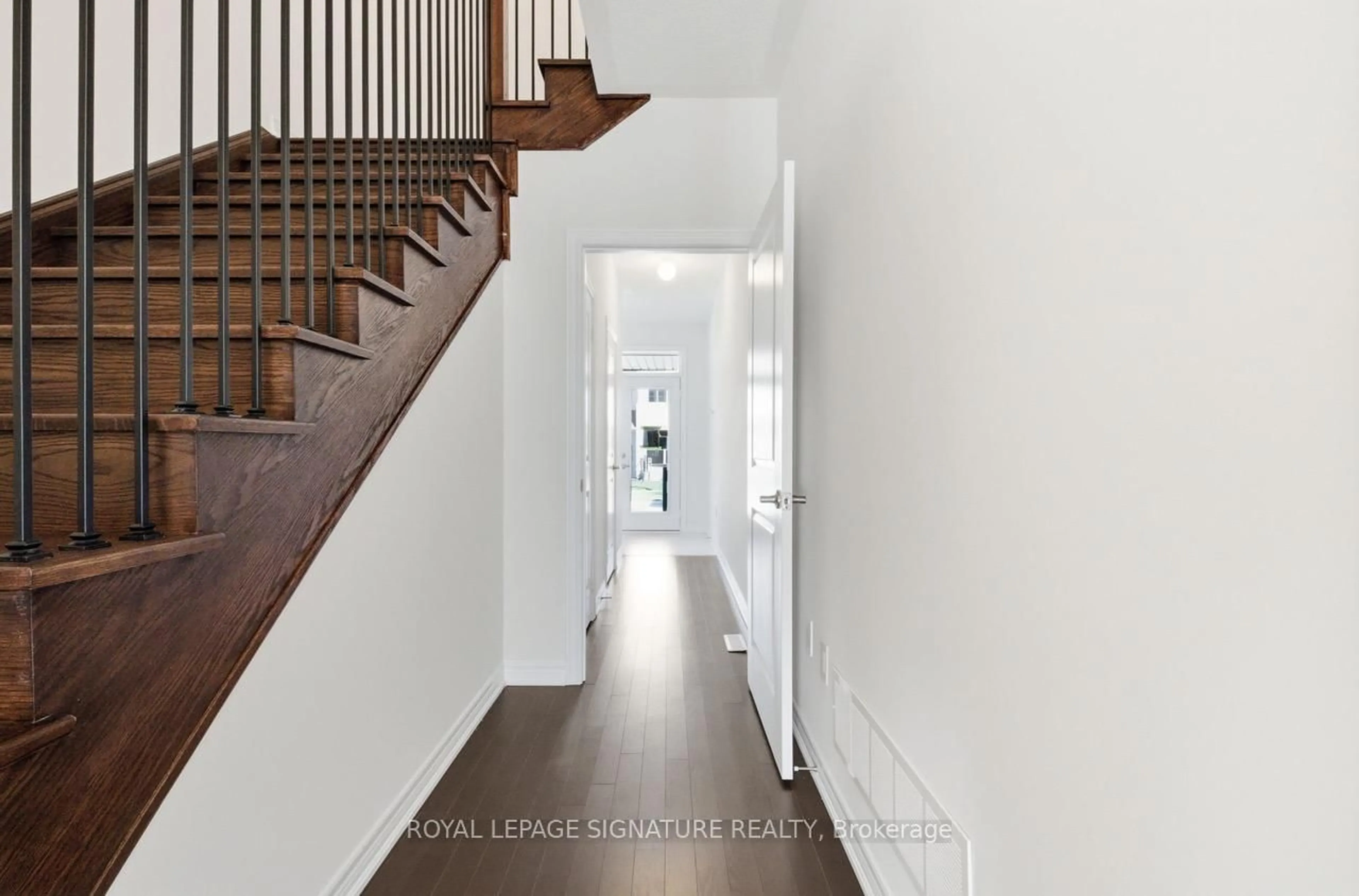 Indoor entryway for 2023 Horace Duncan Cres, Oshawa Ontario L1L 0W4