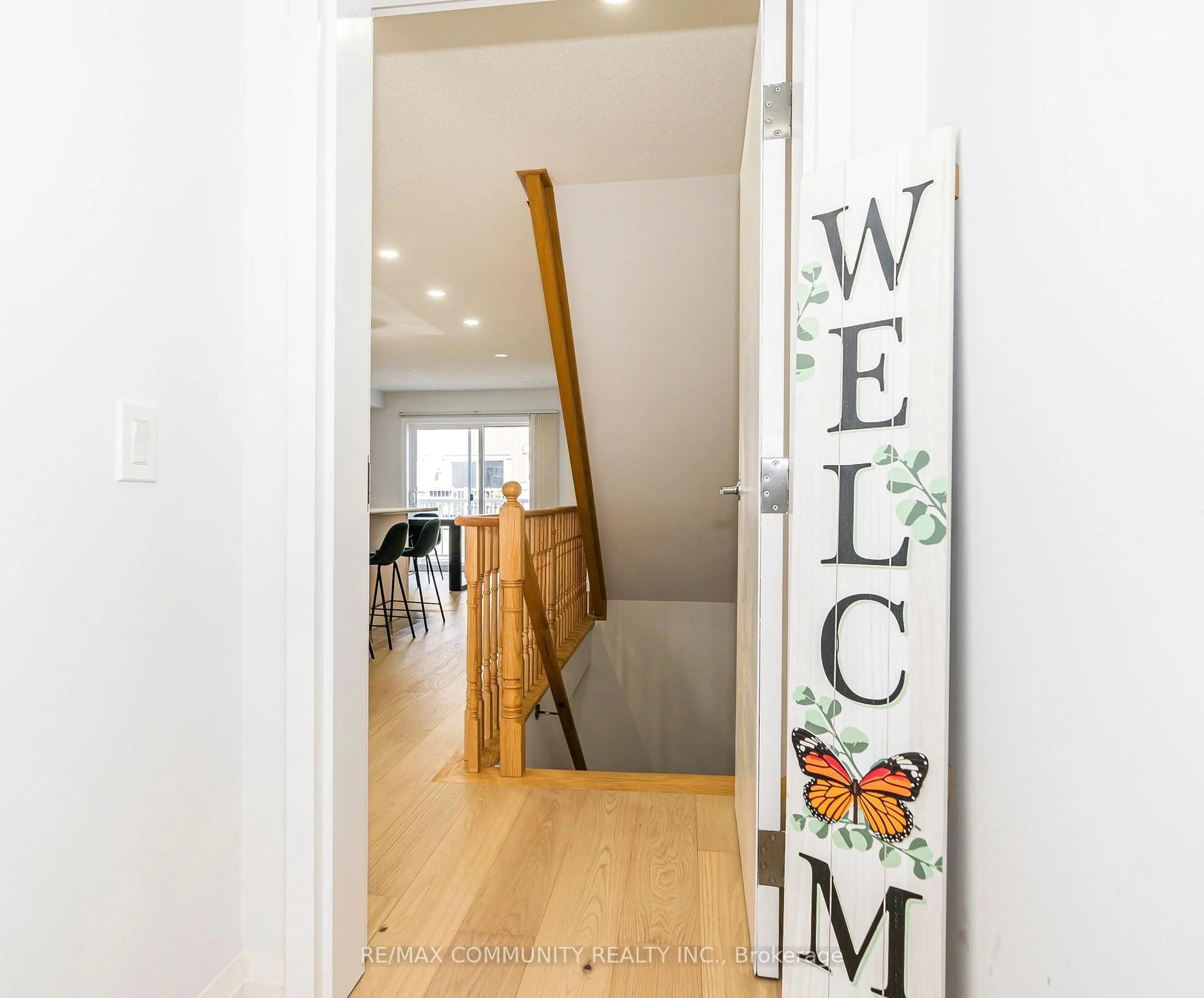 Indoor entryway for 2500 Hill Rise Crt #13, Oshawa Ontario L1L 0M6