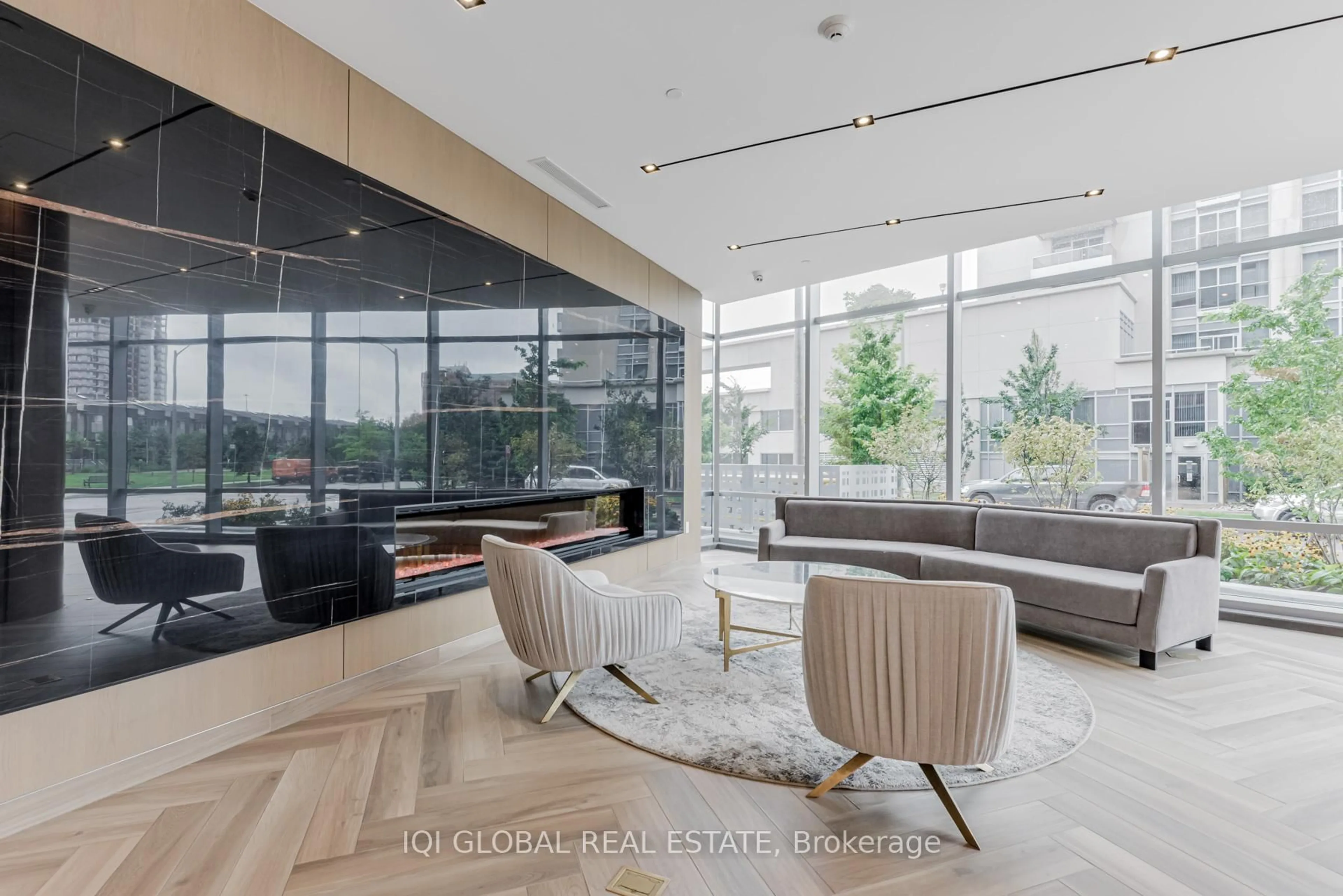 Indoor foyer for 225 Village Green Sq #1709, Toronto Ontario M1S 0L3