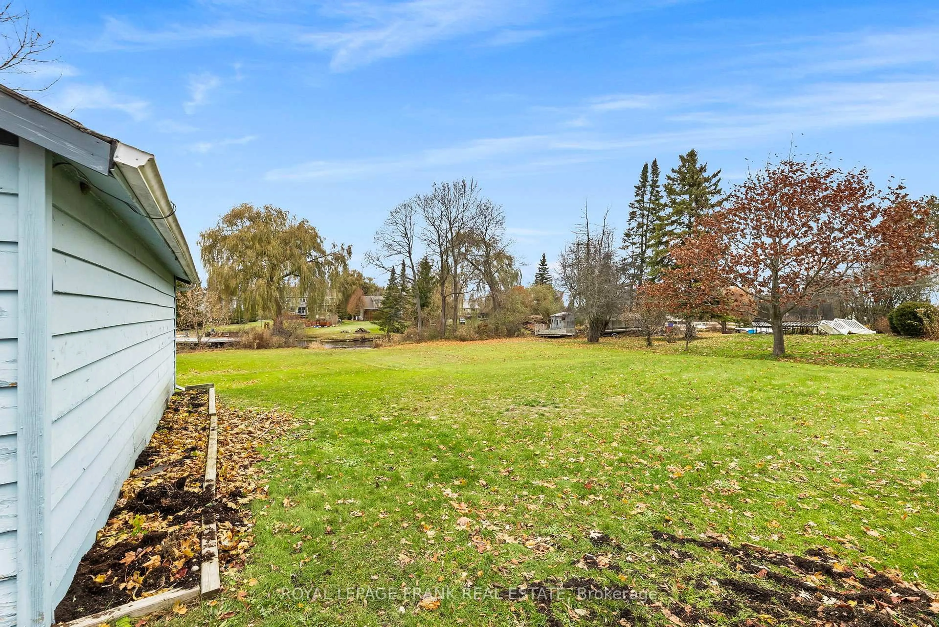 A pic from outside/outdoor area/front of a property/back of a property/a pic from drone, water/lake/river/ocean view for 47 Edgewood Cres, Scugog Ontario L9L 1B6