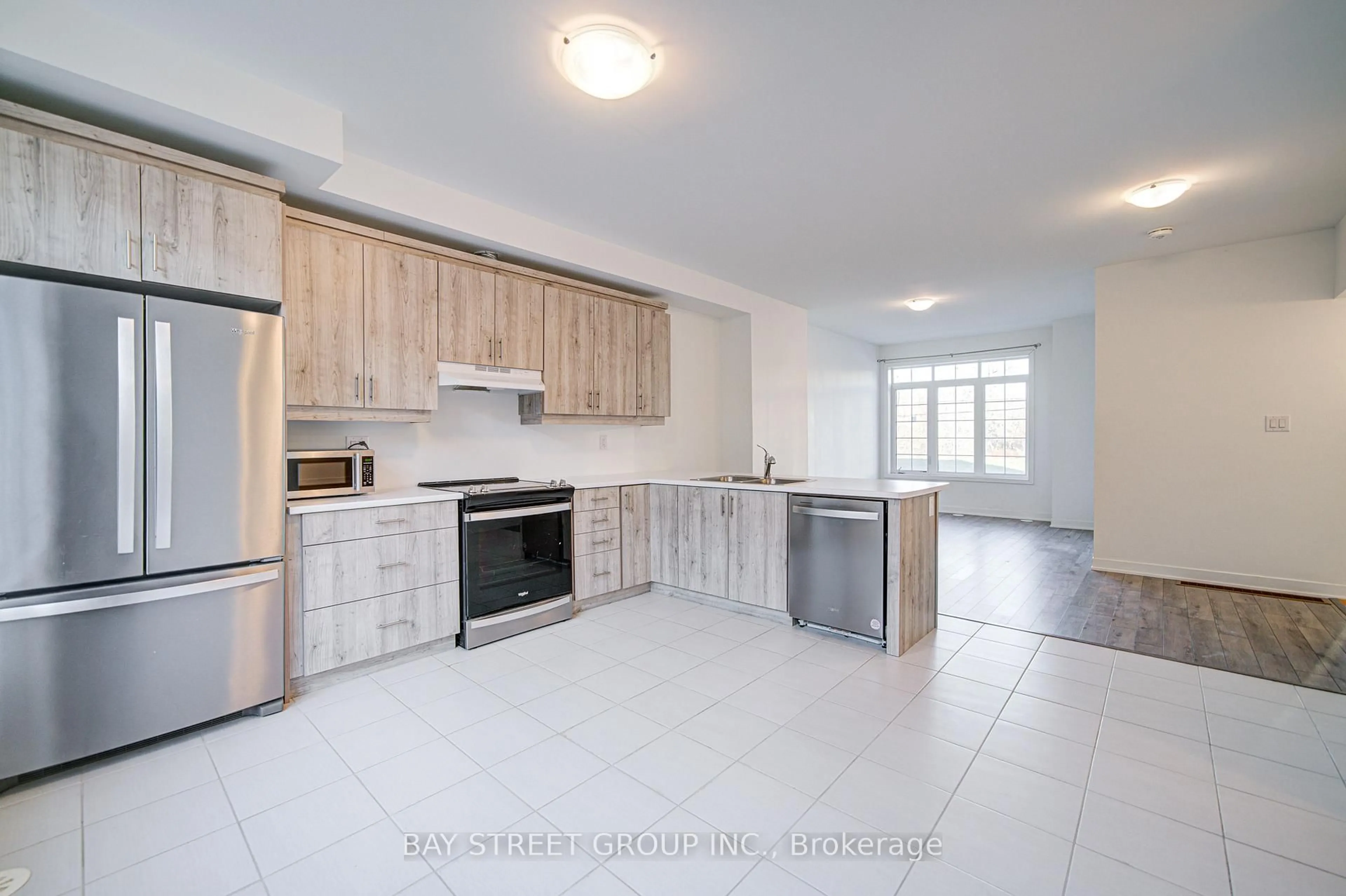 Open concept kitchen, ceramic/tile floor for 5 Selfridge Way, Whitby Ontario L1N 0N9