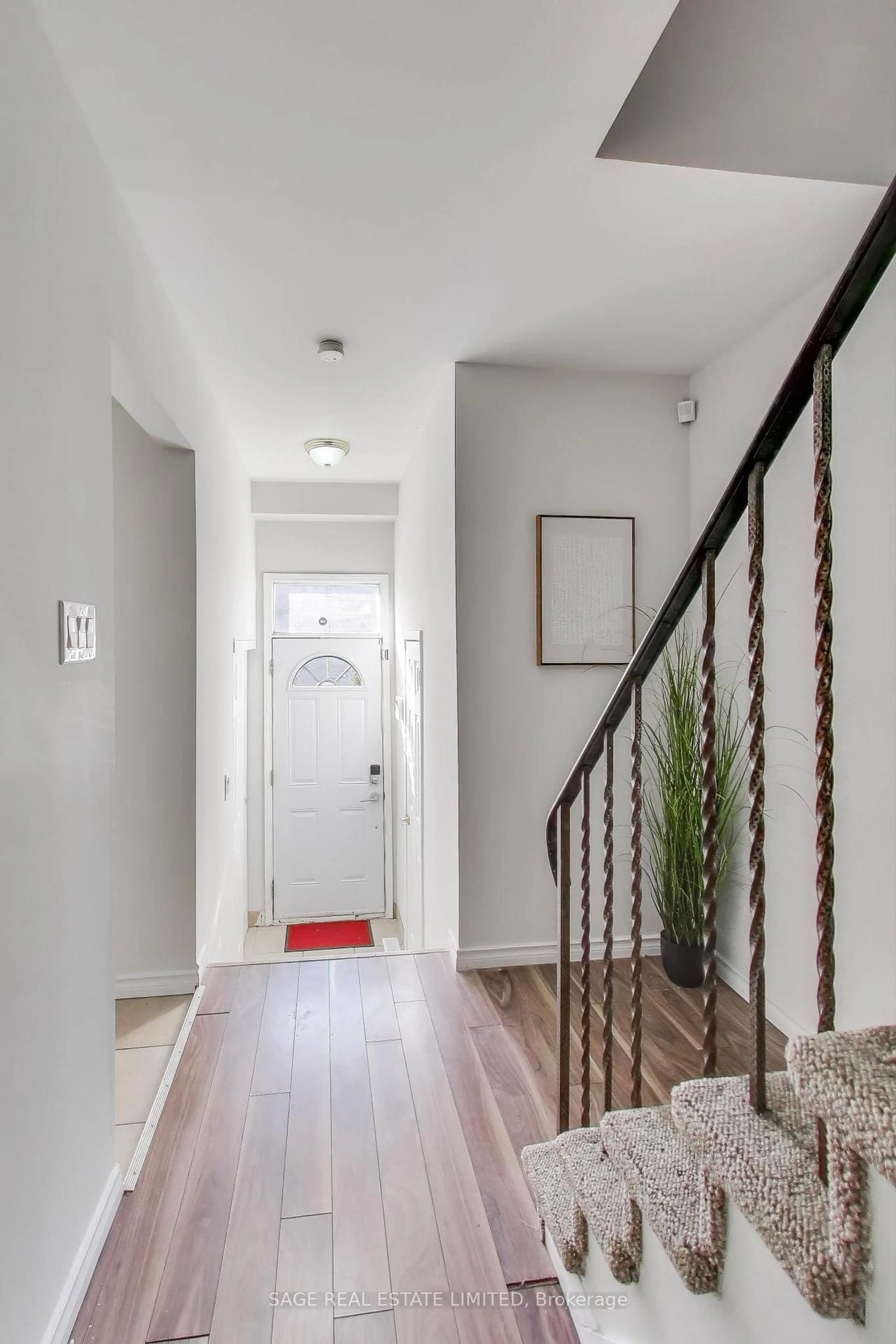 Indoor entryway for 1945 Denmar Rd #32, Pickering Ontario L1V 3E2