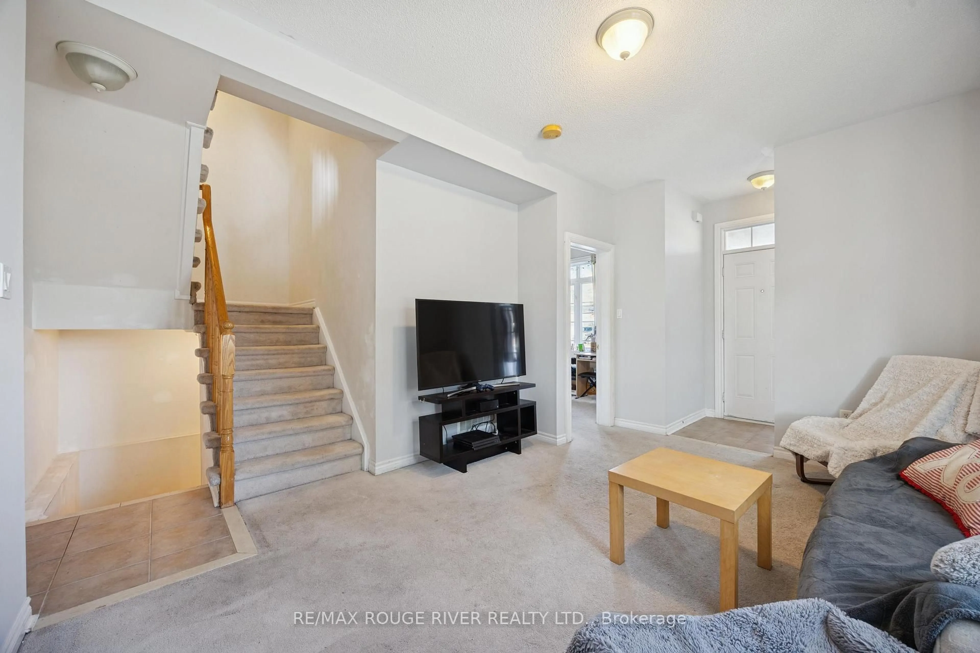 Unknown for 131 Kenneth Hobbs Ave, Whitby Ontario L1R 0E3