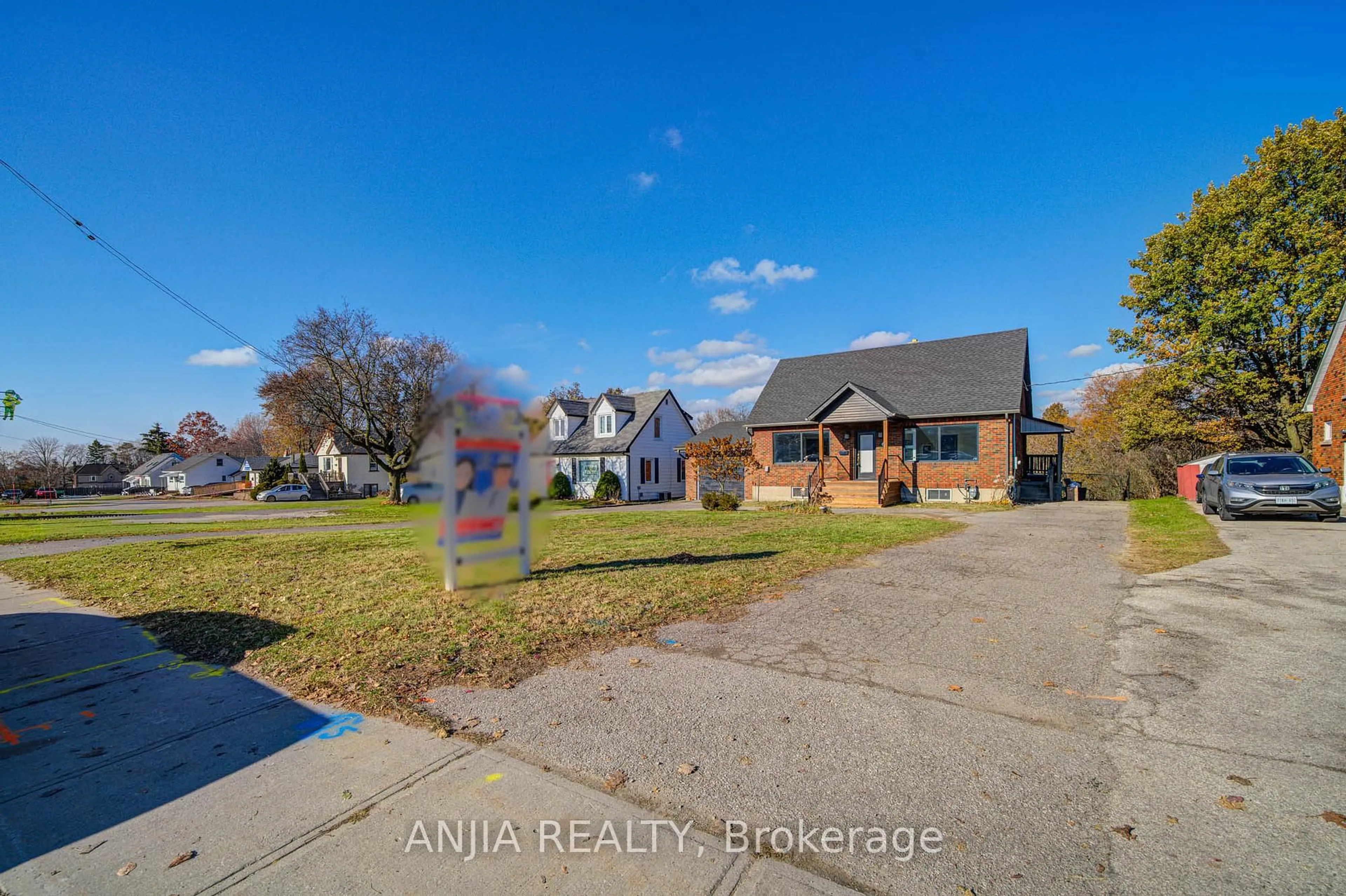 A pic from outside/outdoor area/front of a property/back of a property/a pic from drone, street for 1574 Hwy 2 Rd, Clarington Ontario L1E 2R7