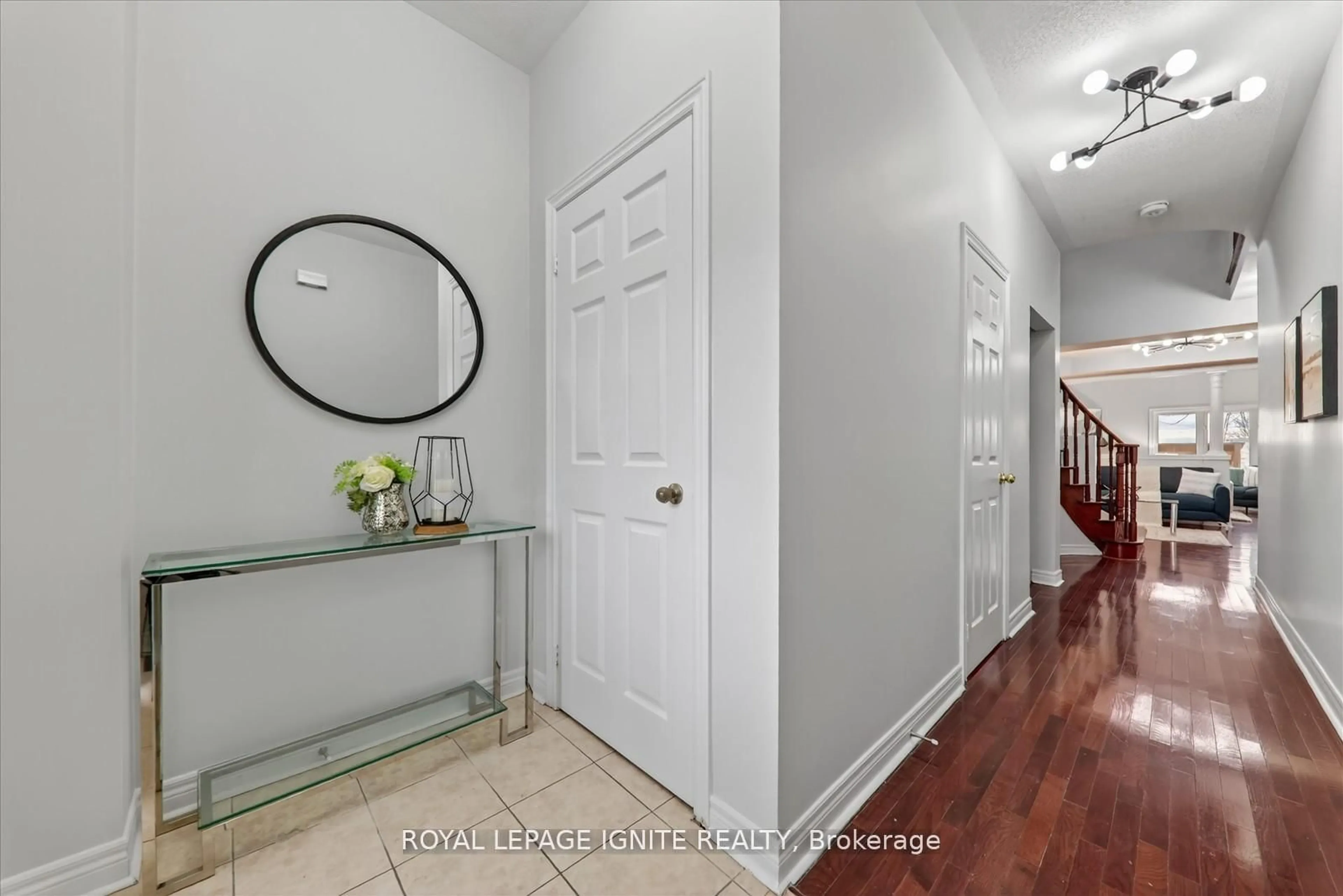 Indoor entryway for 163 Seasons Dr, Toronto Ontario M1X 2E2