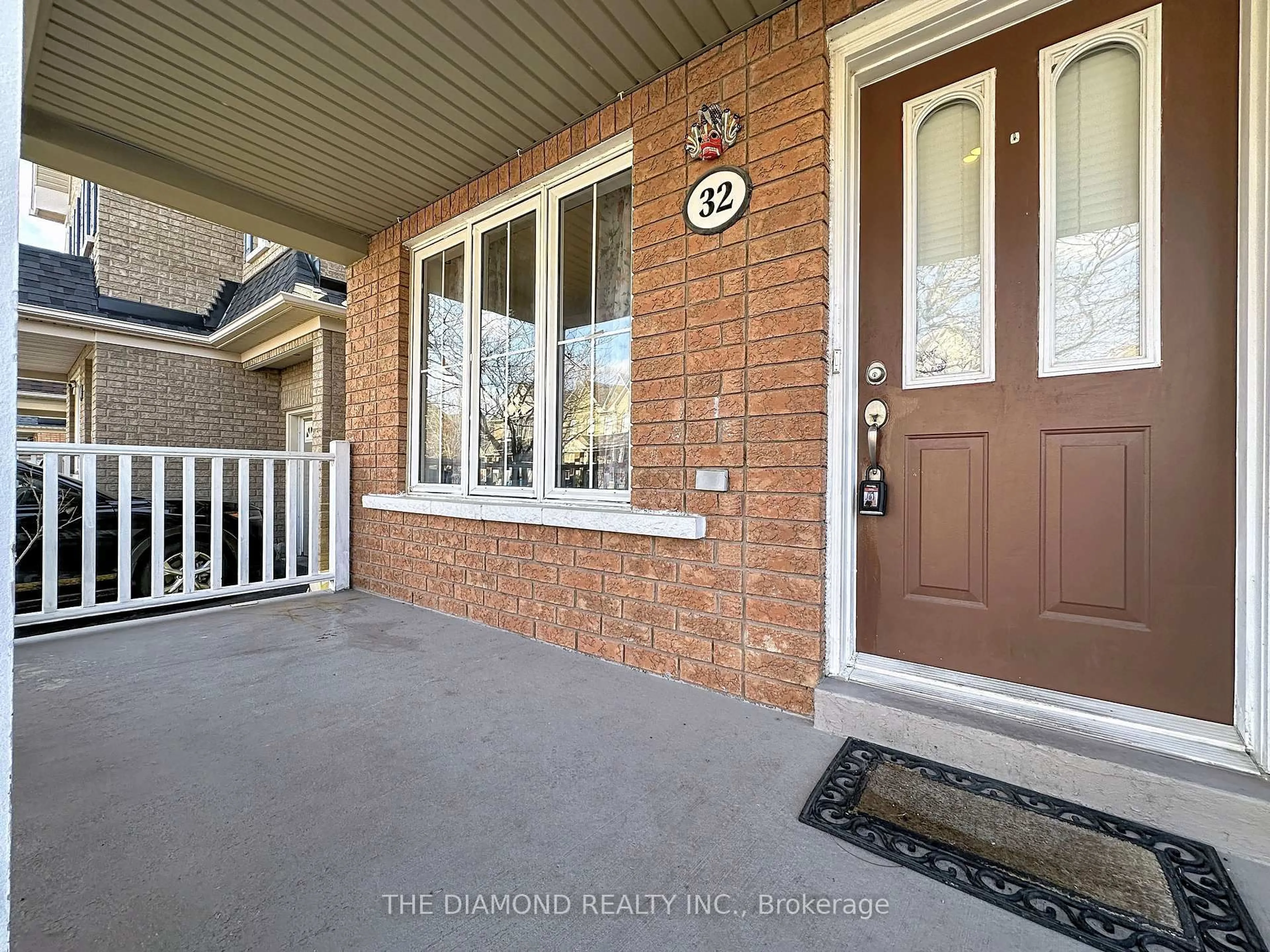 Indoor entryway for 32 Marriner Cres, Ajax Ontario L1Z 1Z1