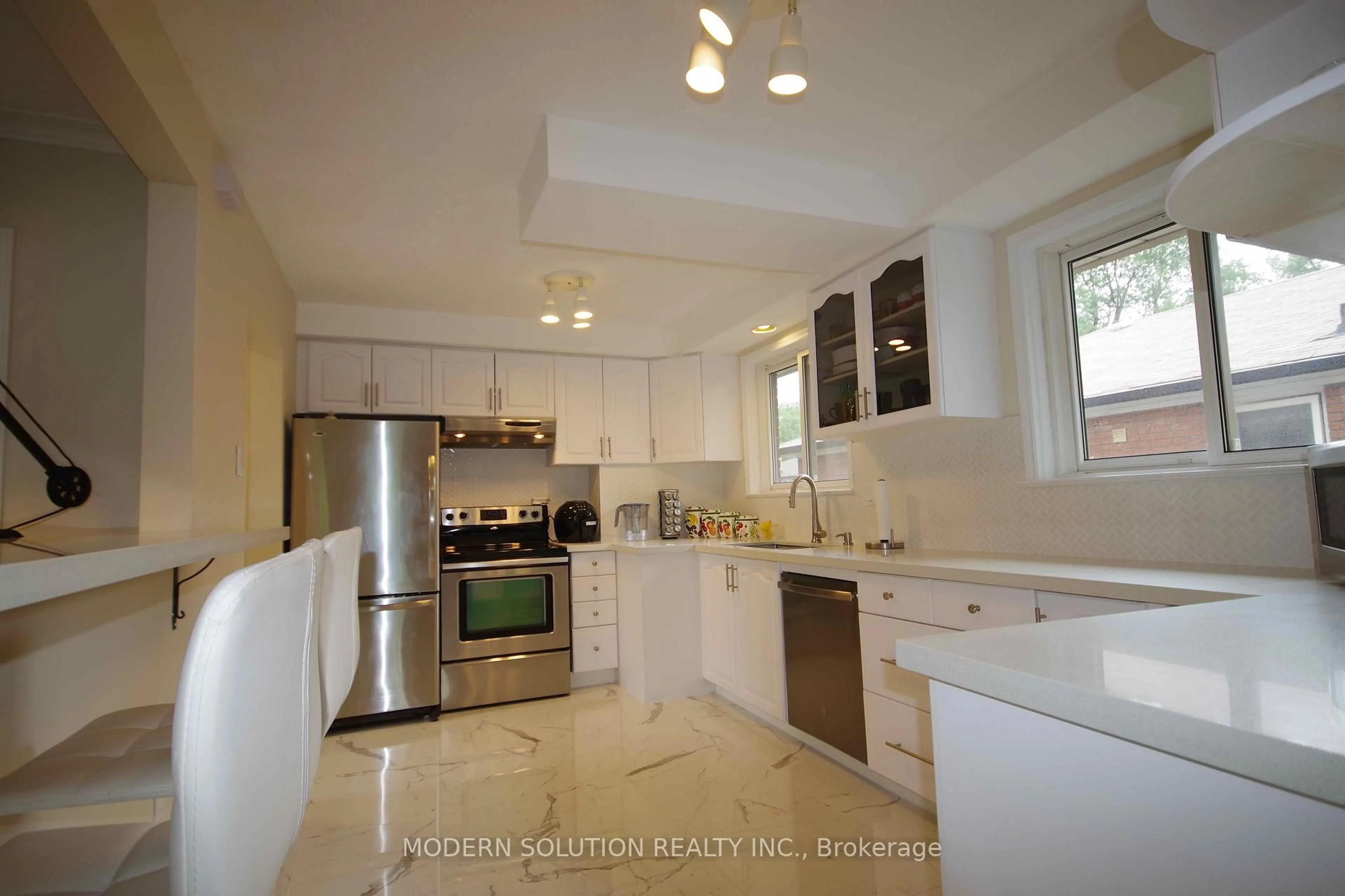 Unknown for 20 Gander Dr, Toronto Ontario M1G 2W1