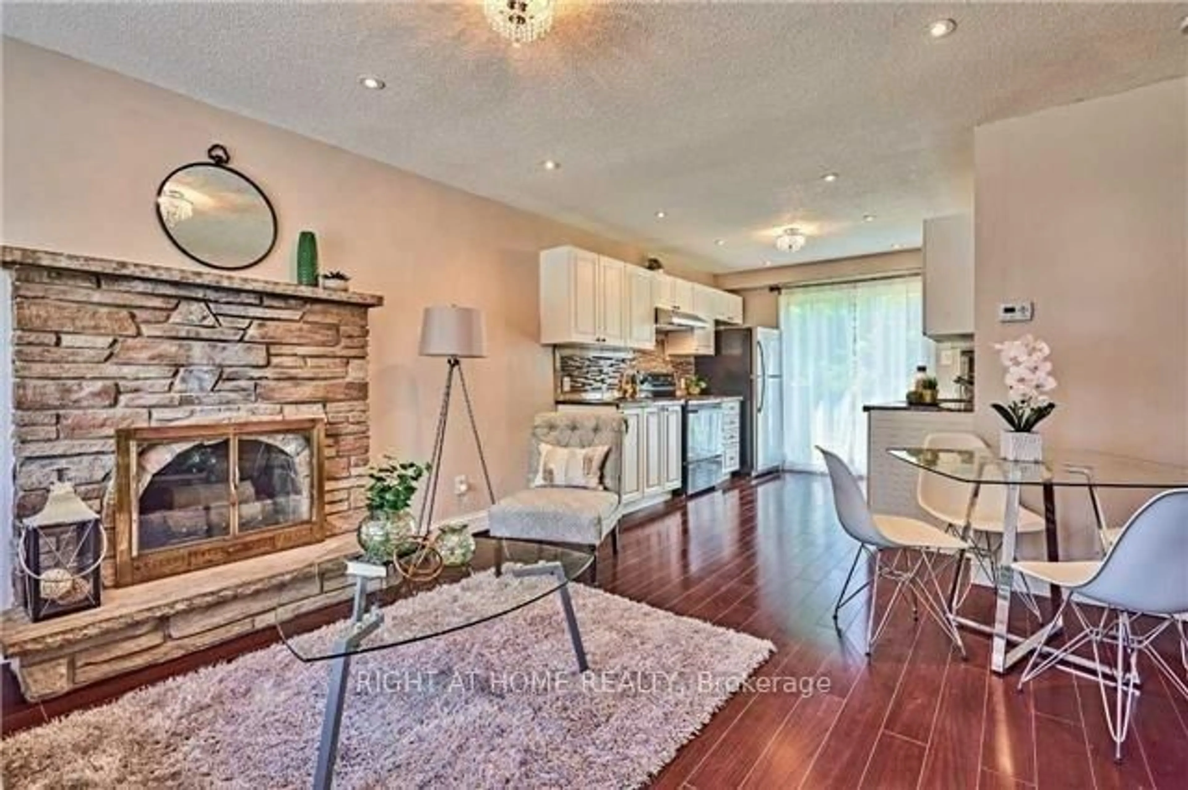 Open concept kitchen, unknown for 702 Brock St, Whitby Ontario L1N 4L2
