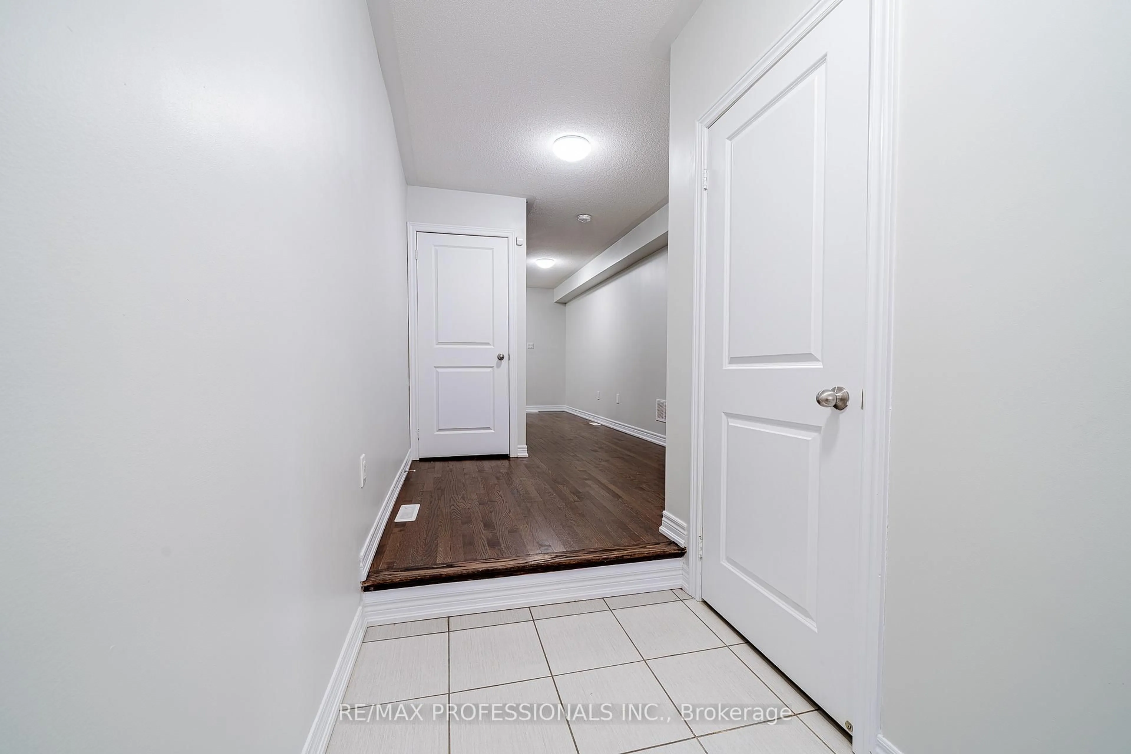 Unknown for 520 Littlewood Lane, Ajax Ontario L1S 0H1