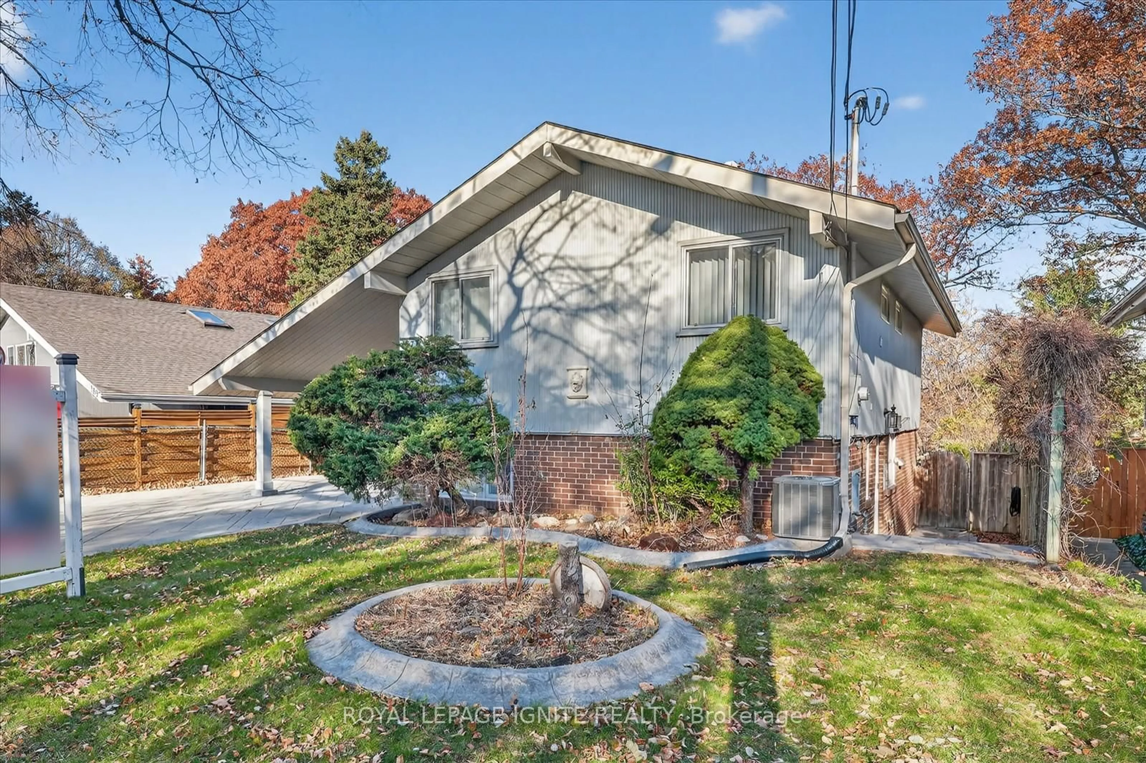 Home with vinyl exterior material, street for 187 Birkdale Rd, Toronto Ontario M1P 3R9