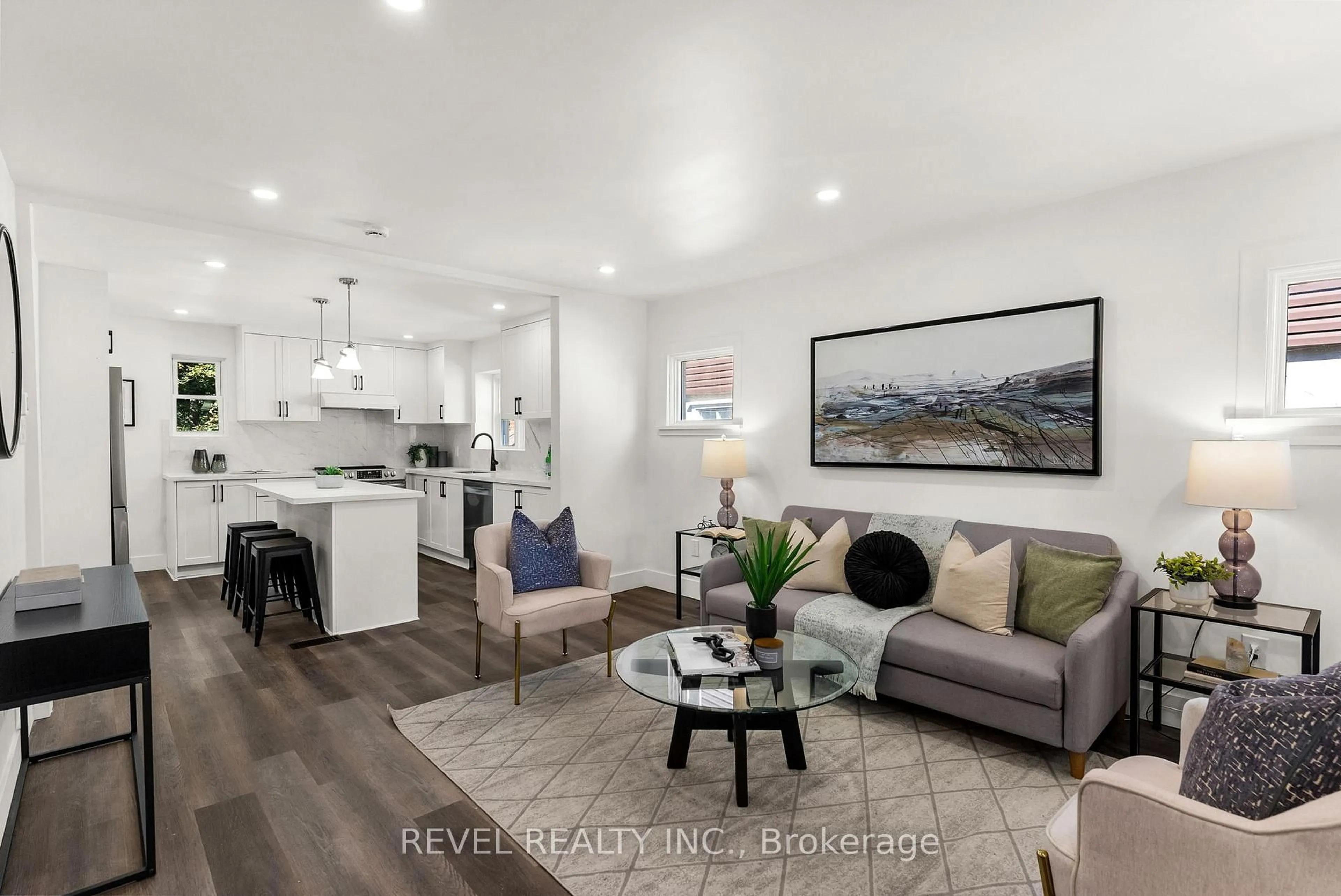 Living room with furniture, unknown for 180 Hillcroft St, Oshawa Ontario L1G 2L5