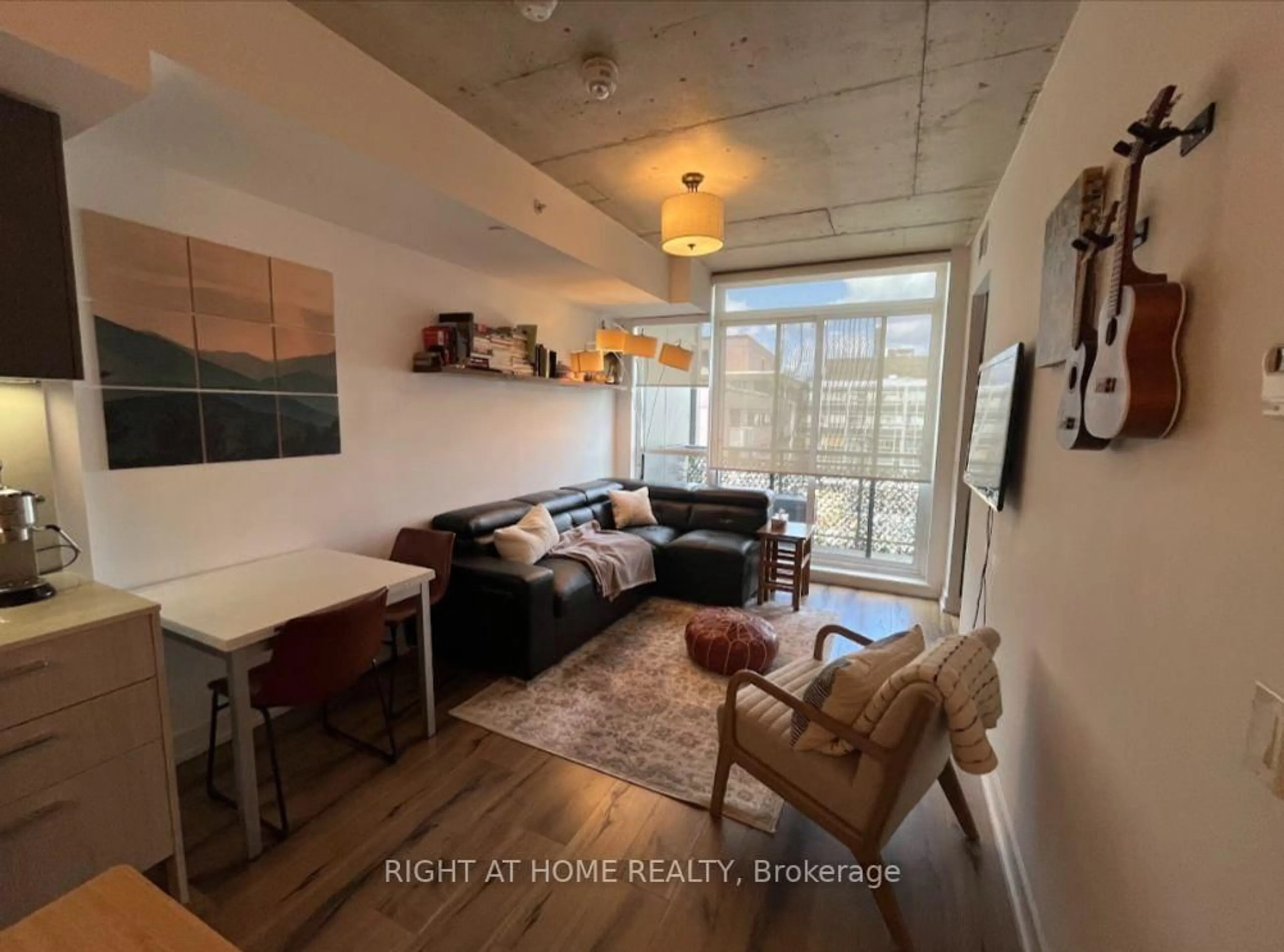 A pic of a room for 665 Kingston Rd #508, Toronto Ontario M4E 1R6