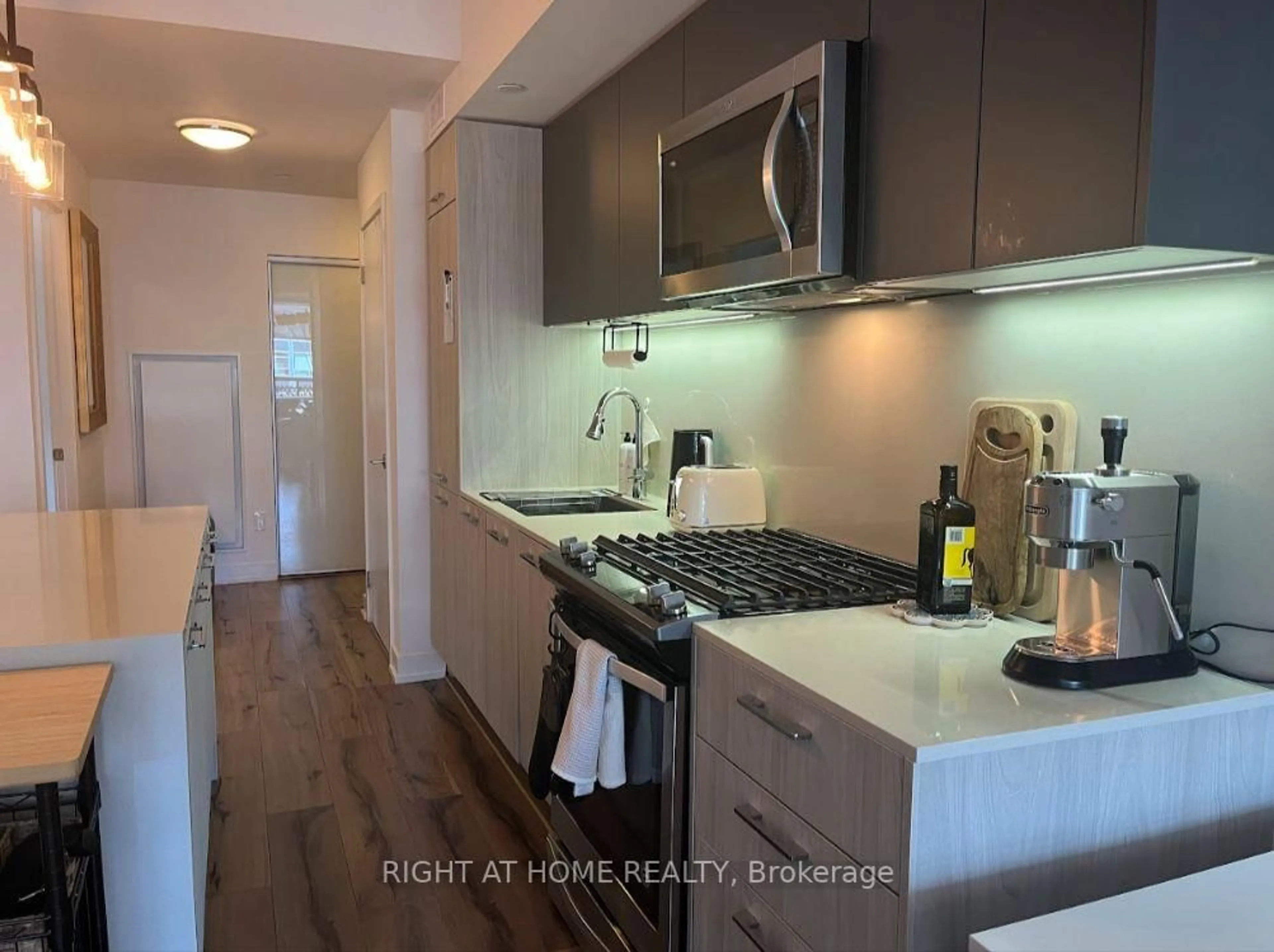 Unknown for 665 Kingston Rd #508, Toronto Ontario M4E 1R6