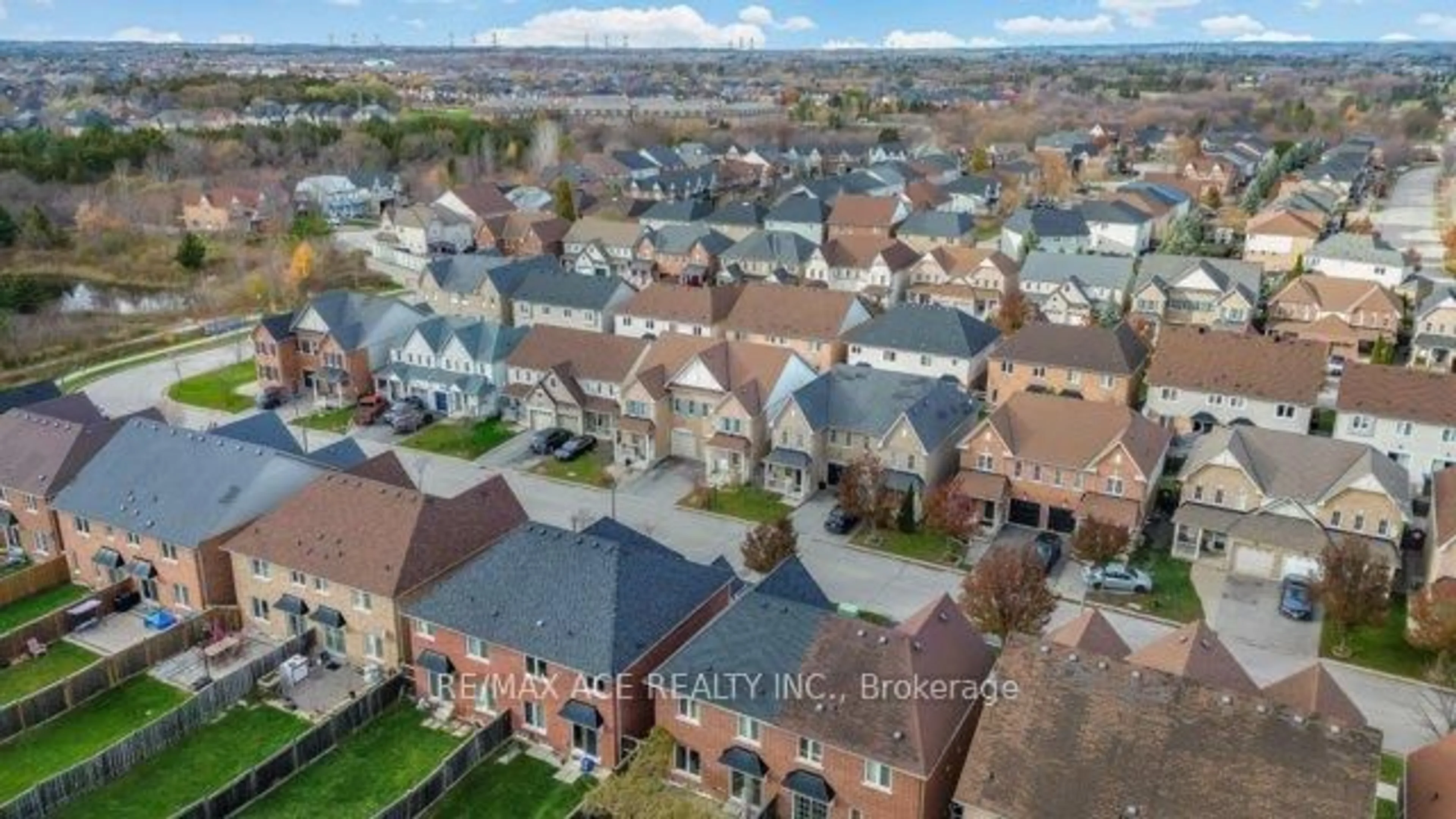 A pic from outside/outdoor area/front of a property/back of a property/a pic from drone, unknown for 63 Westray Cres, Ajax Ontario L1Z 0B3
