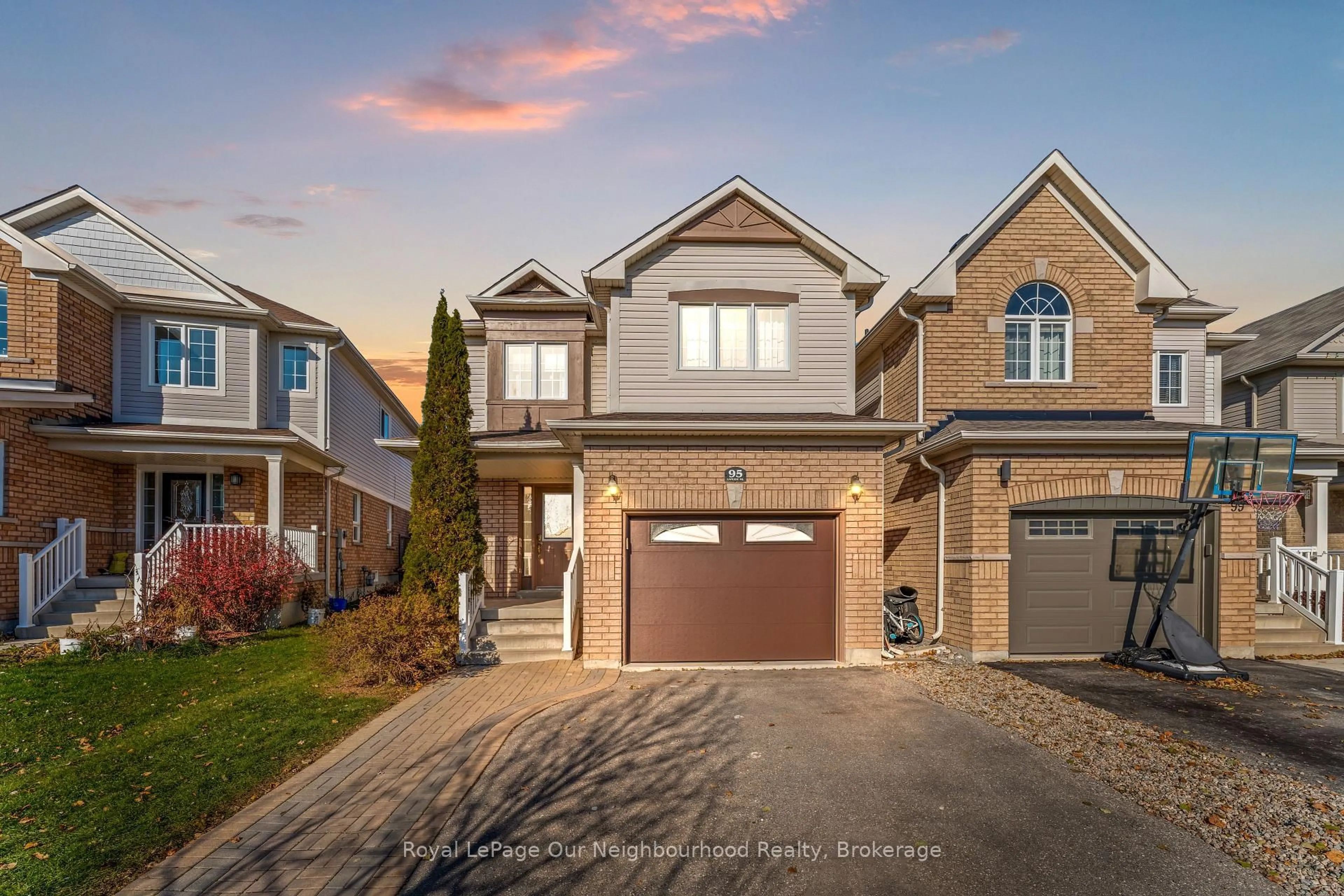 Home with brick exterior material, street for 95 Laprade Sq, Clarington Ontario L1C 3Y6