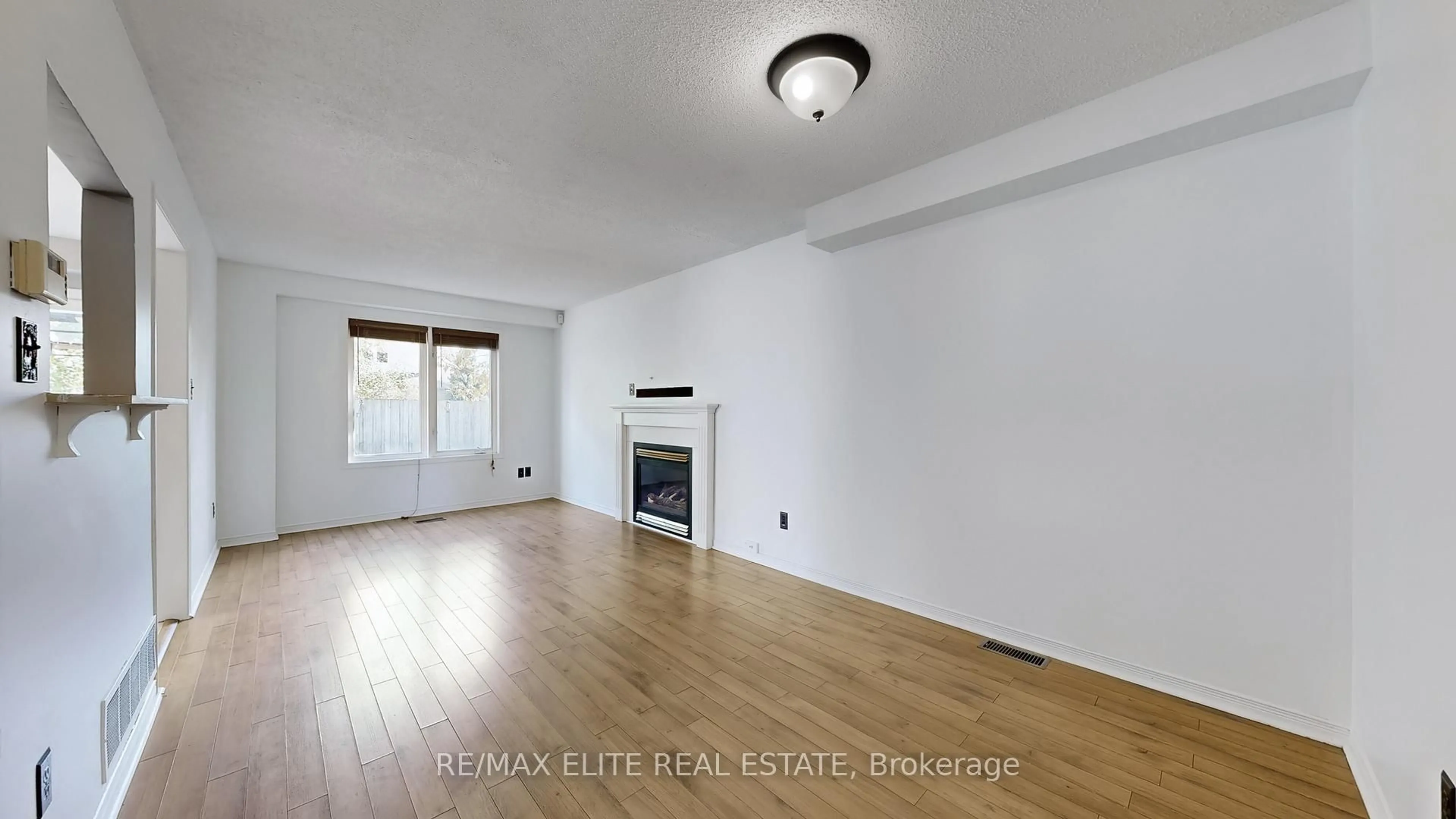 A pic of a room for 1785 Mcgill Crt, Oshawa Ontario L1G 8A3