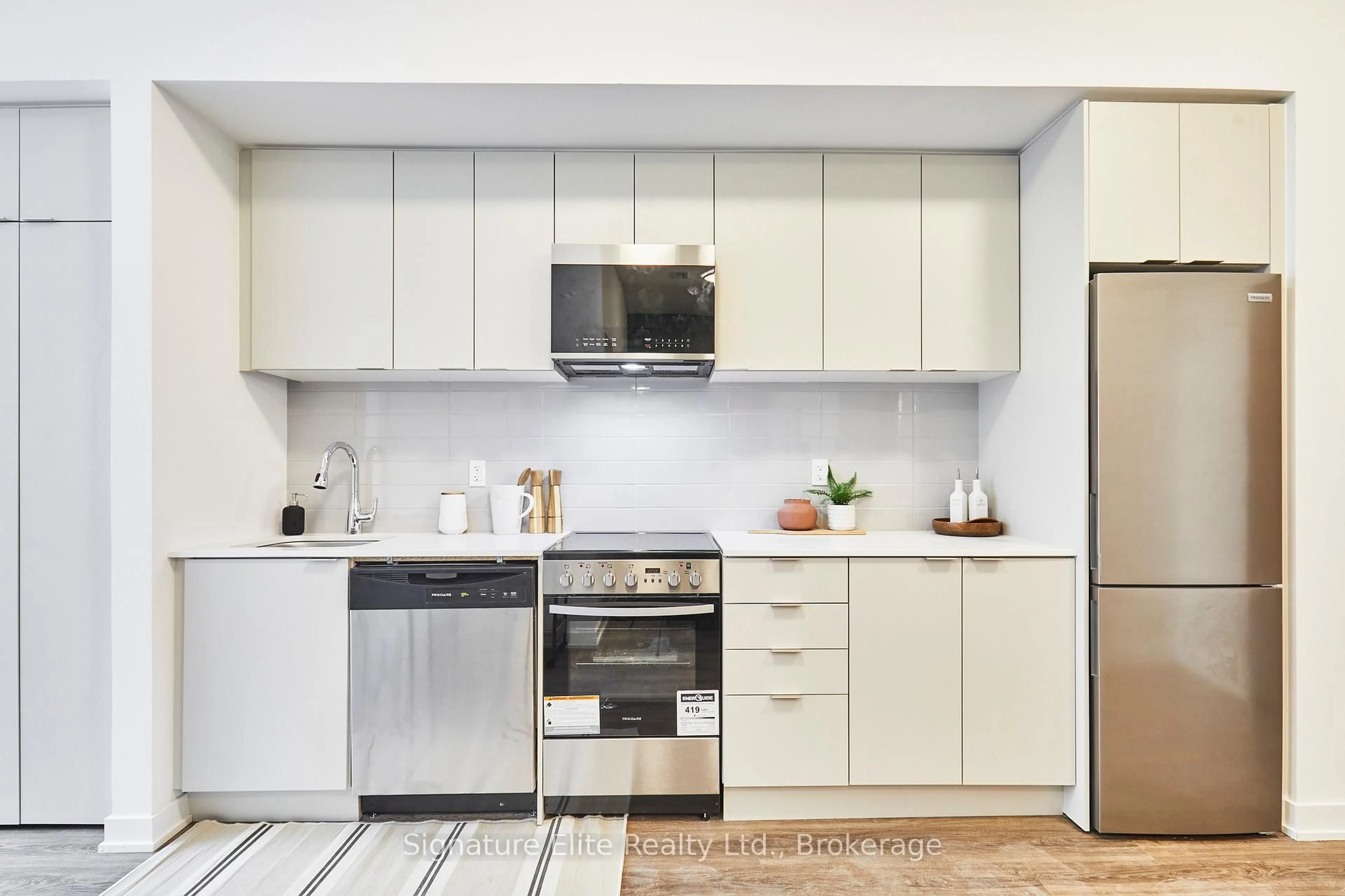 Standard kitchen, unknown for 4569 Kingston Rd #102, Toronto Ontario M1E 0C7