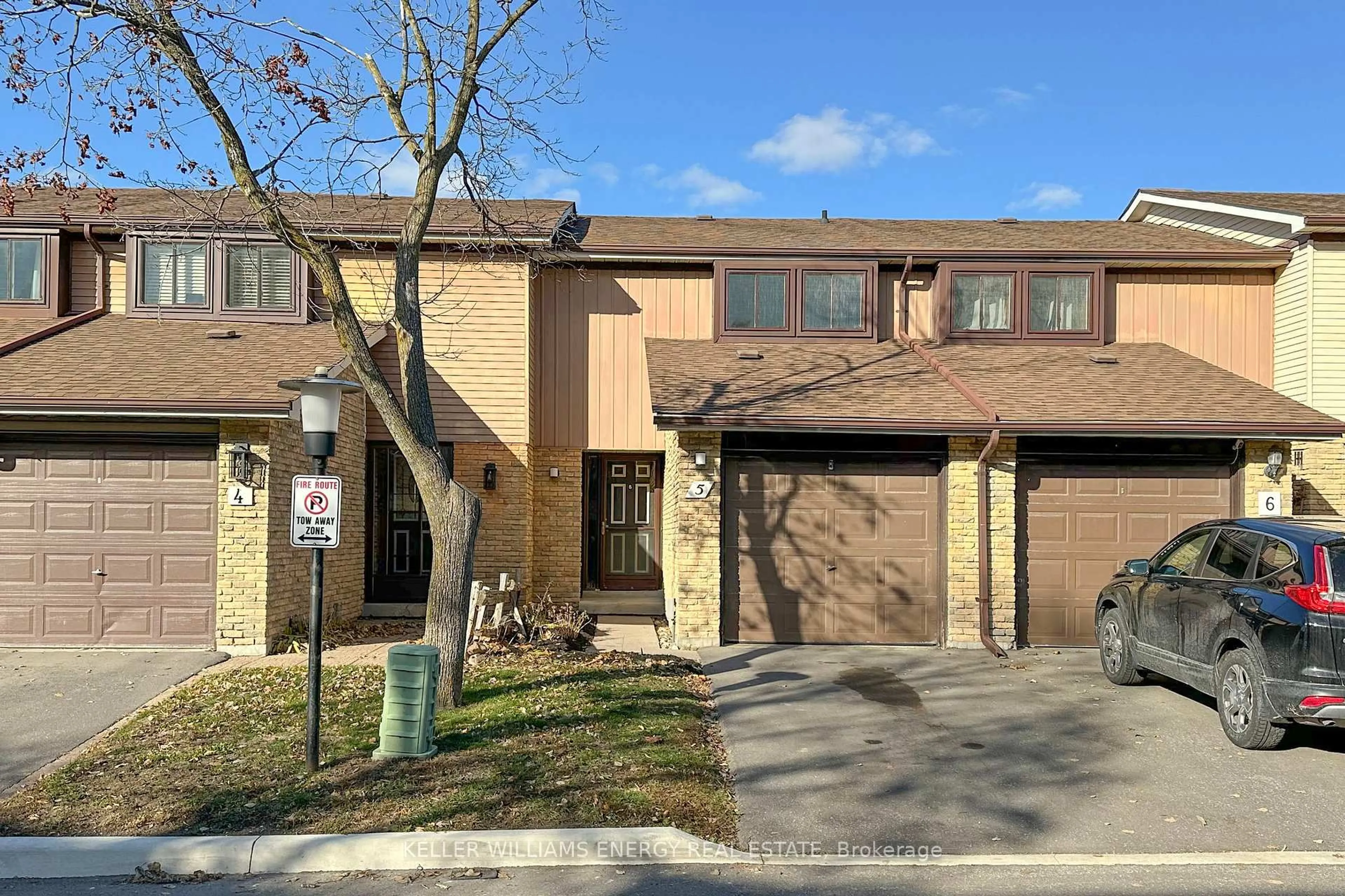 Unknown for 221 Ormond Dr #5, Oshawa Ontario L1G 6T7