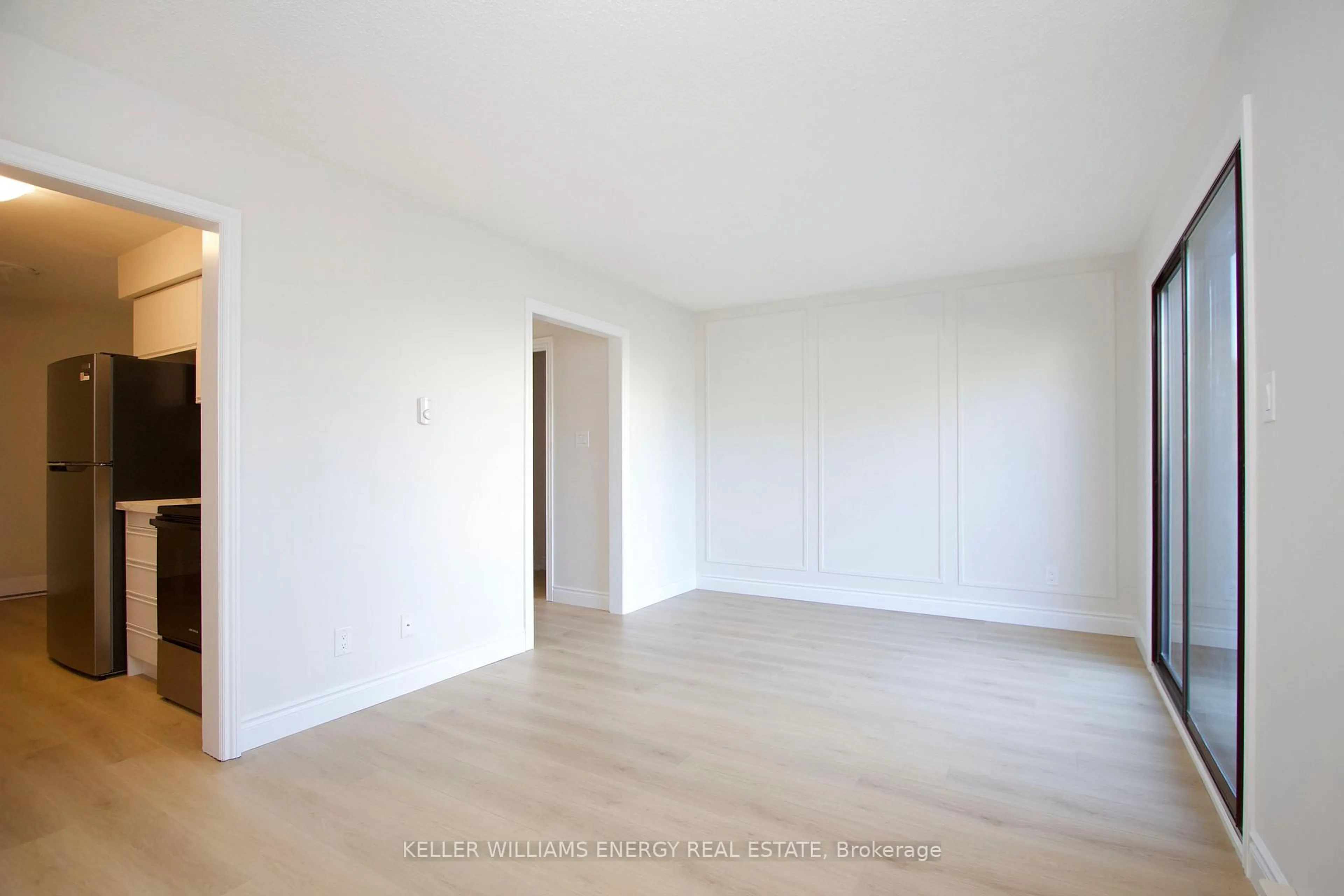 A pic of a room for 221 Ormond Dr #5, Oshawa Ontario L1G 6T7