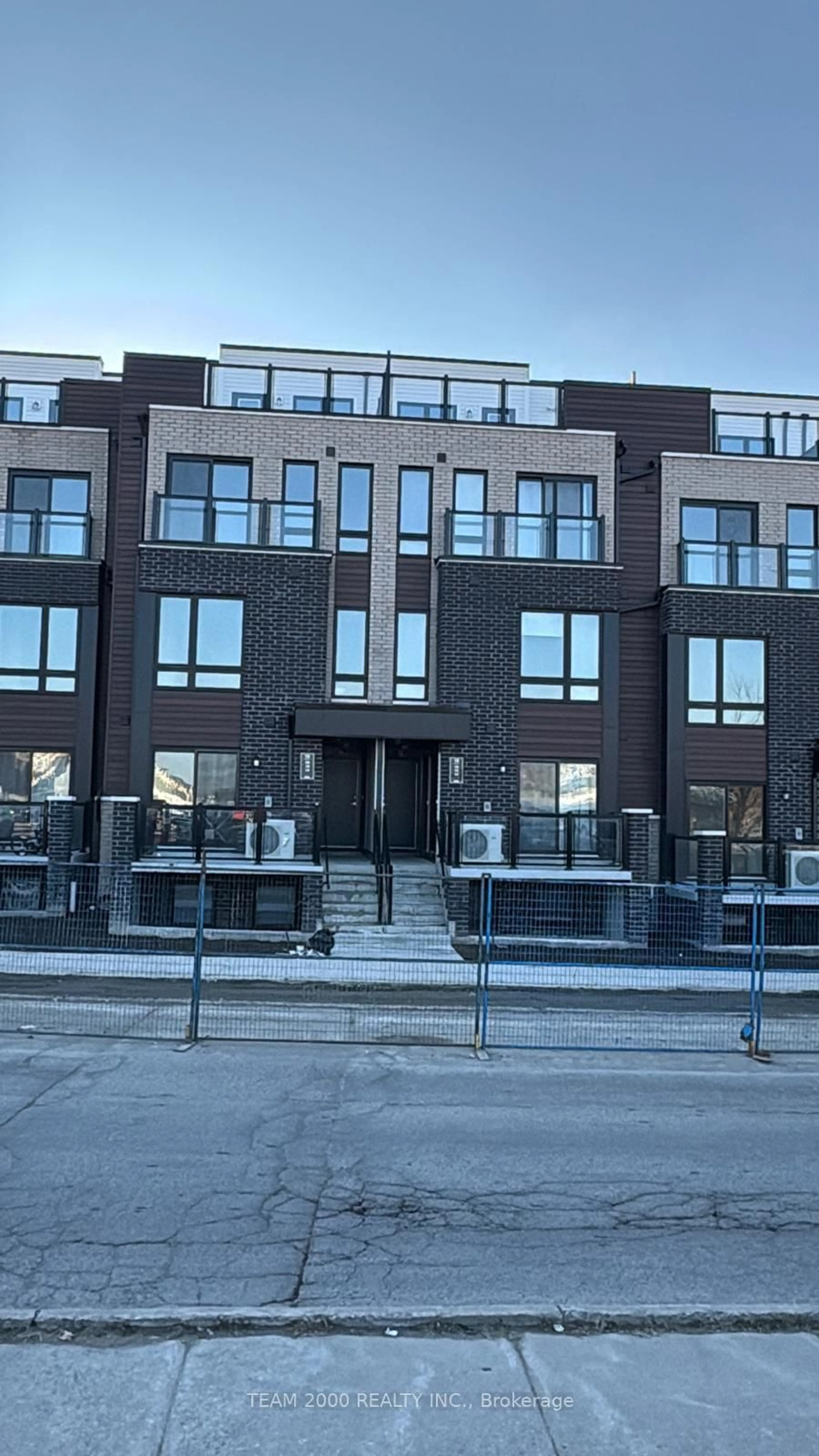 Unknown for 10 Liben Way #3, Toronto Ontario M1B 0E8