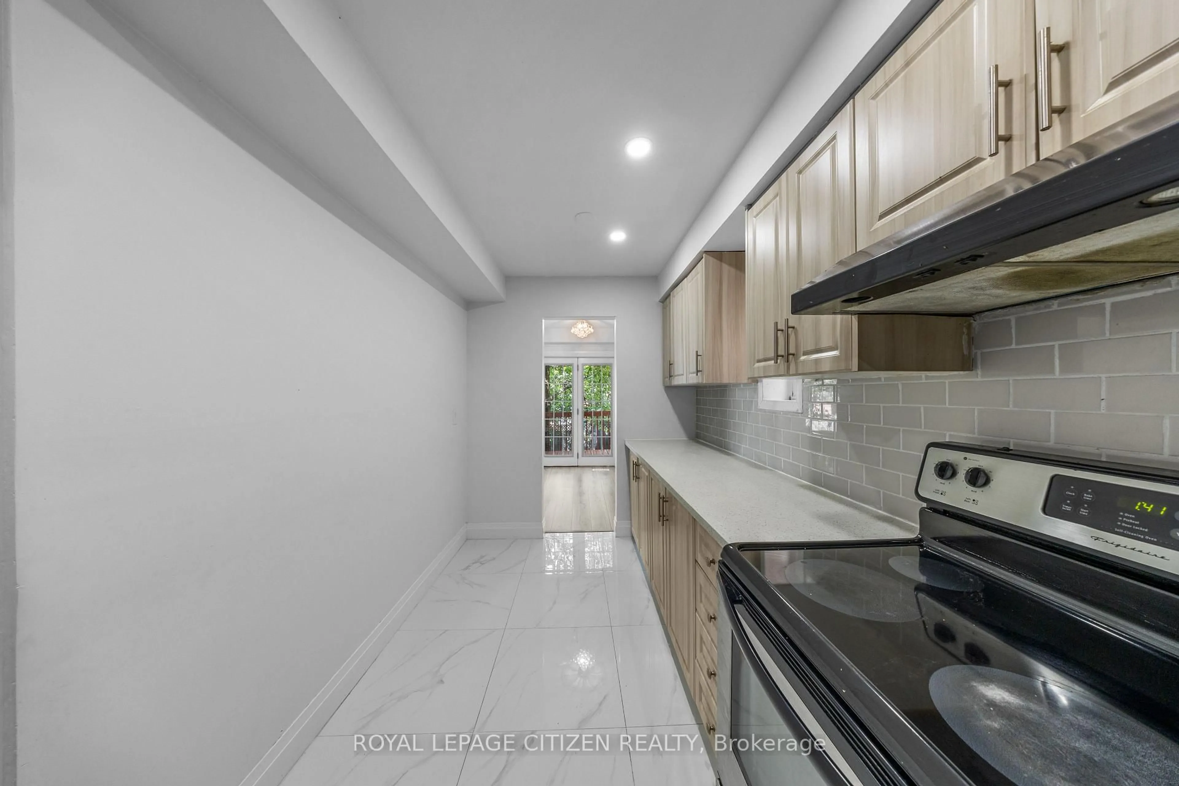 Standard kitchen, ceramic/tile floor for 116 Ducatel Cres, Ajax Ontario L1T 3B1