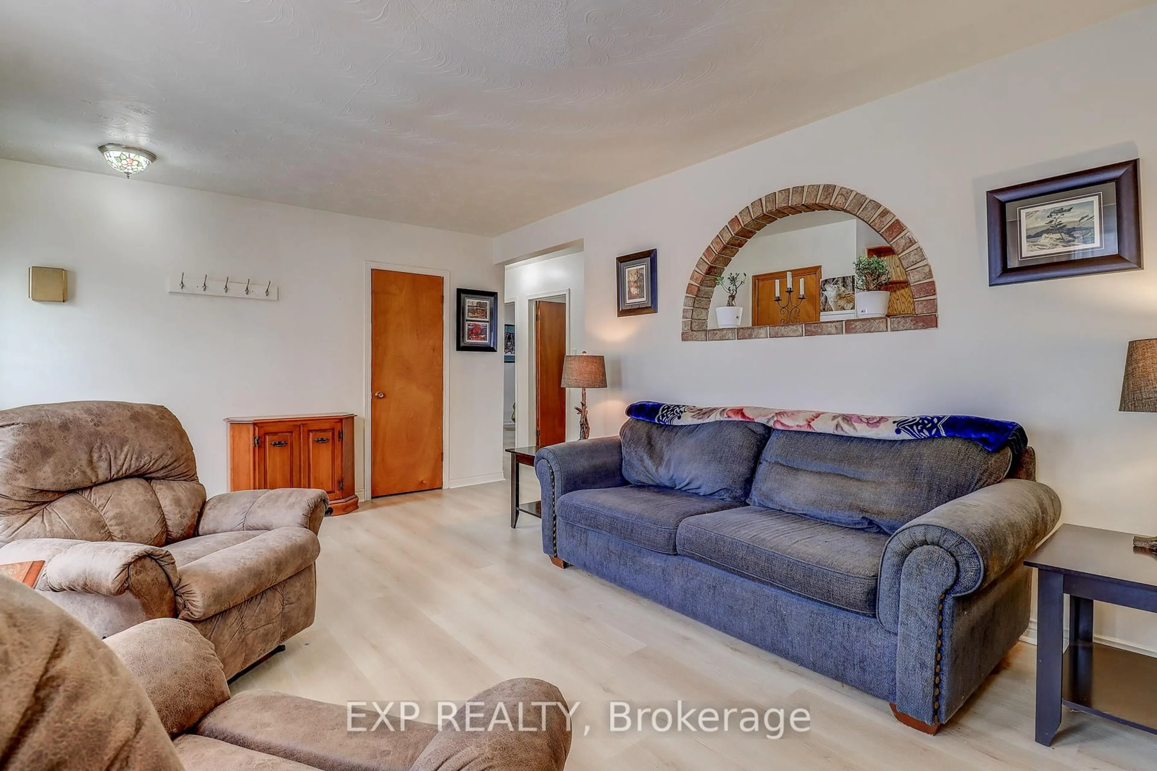 Living room with furniture, unknown for 297 Linden St, Oshawa Ontario L1H 6R3