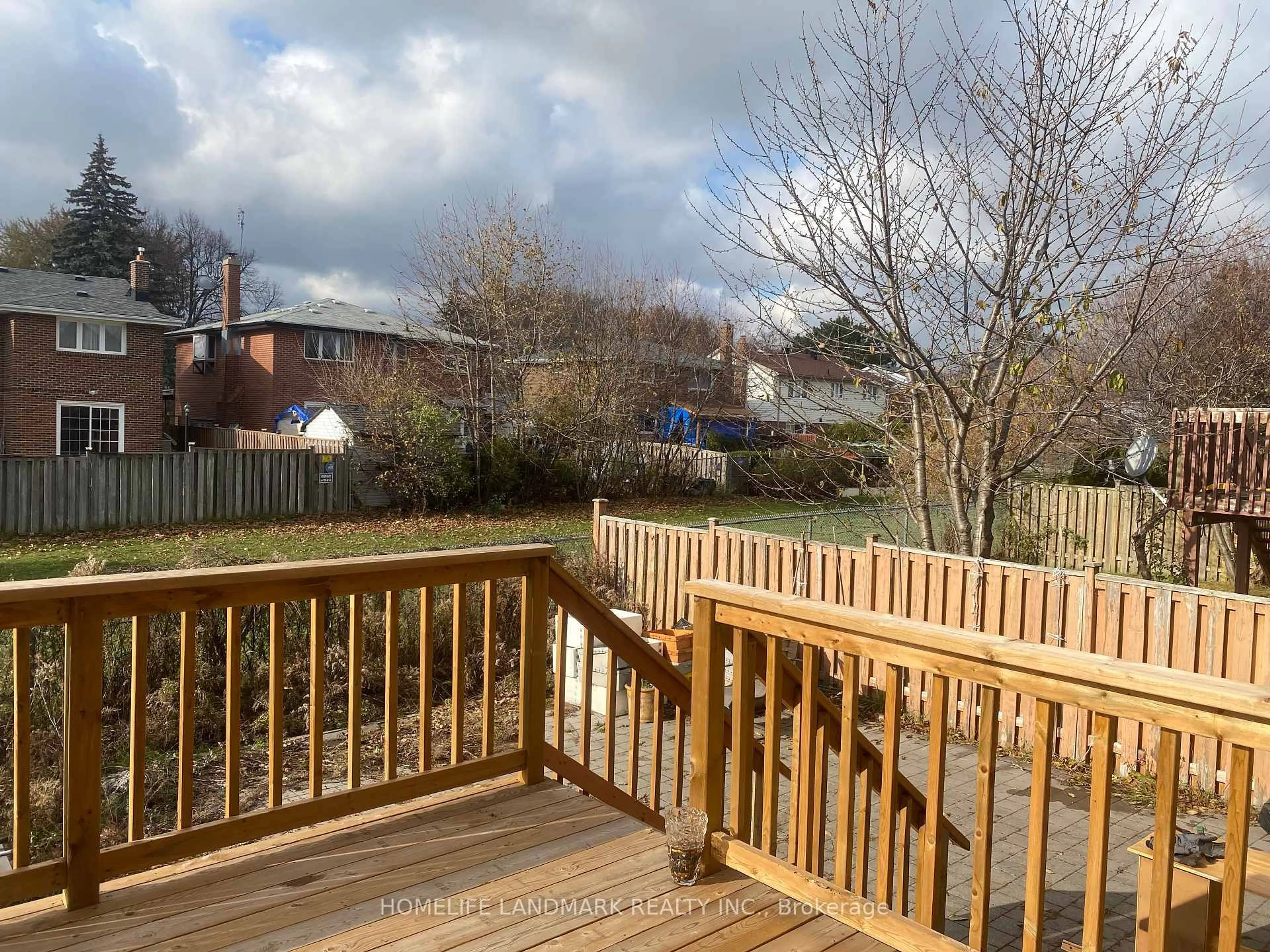 A pic from outside/outdoor area/front of a property/back of a property/a pic from drone, unknown for 20 Stonebridge Blvd, Toronto Ontario M1W 4A7