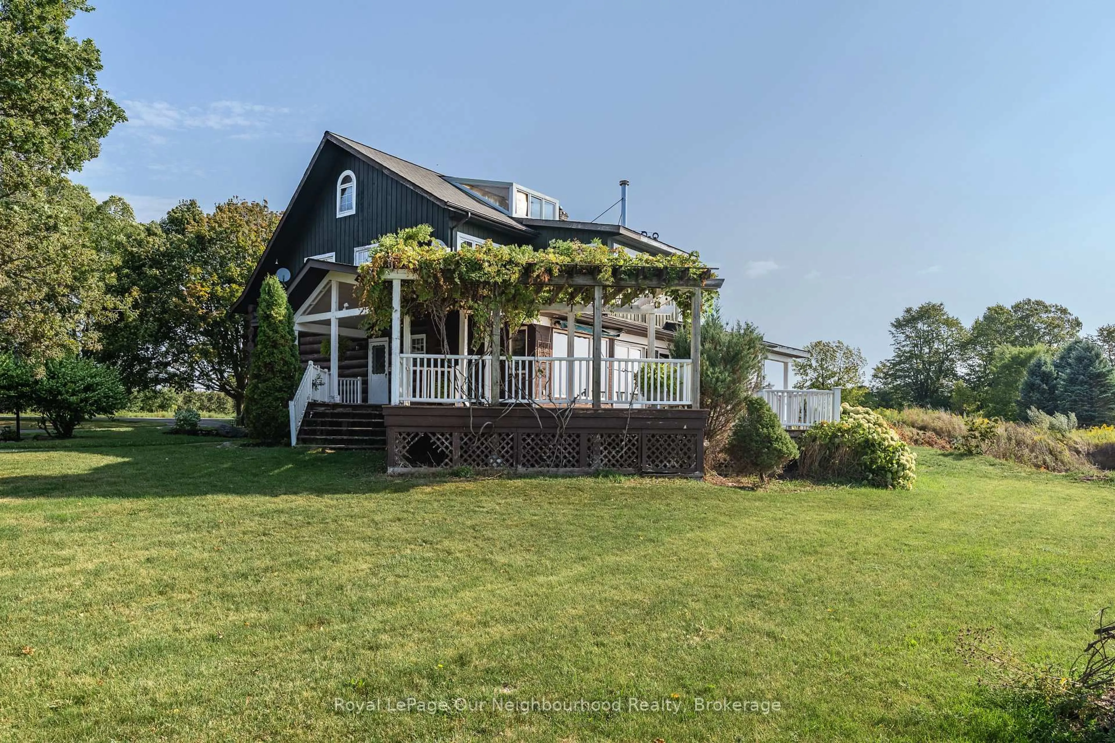 A pic from outside/outdoor area/front of a property/back of a property/a pic from drone, water/lake/river/ocean view for 3741 Lakeshore Rd, Clarington Ontario L1B 1L9