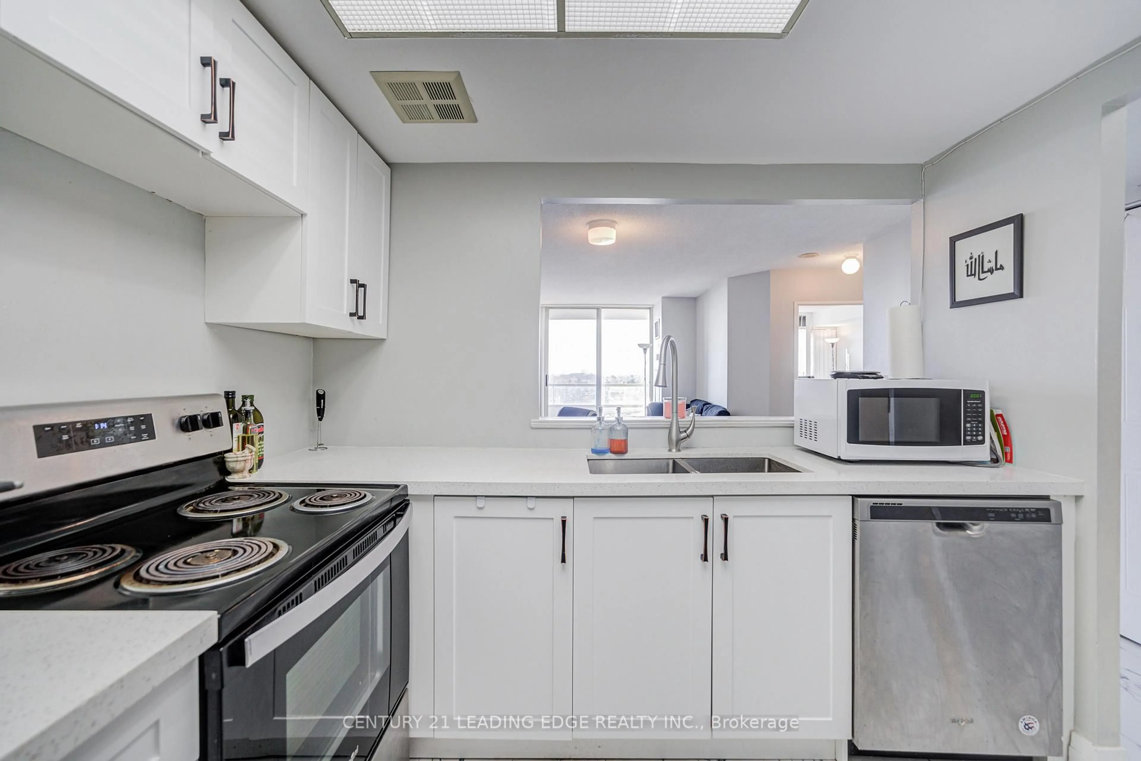 Standard kitchen, unknown for 5 Greystone Walk Dr #617, Toronto Ontario M1K 5J3