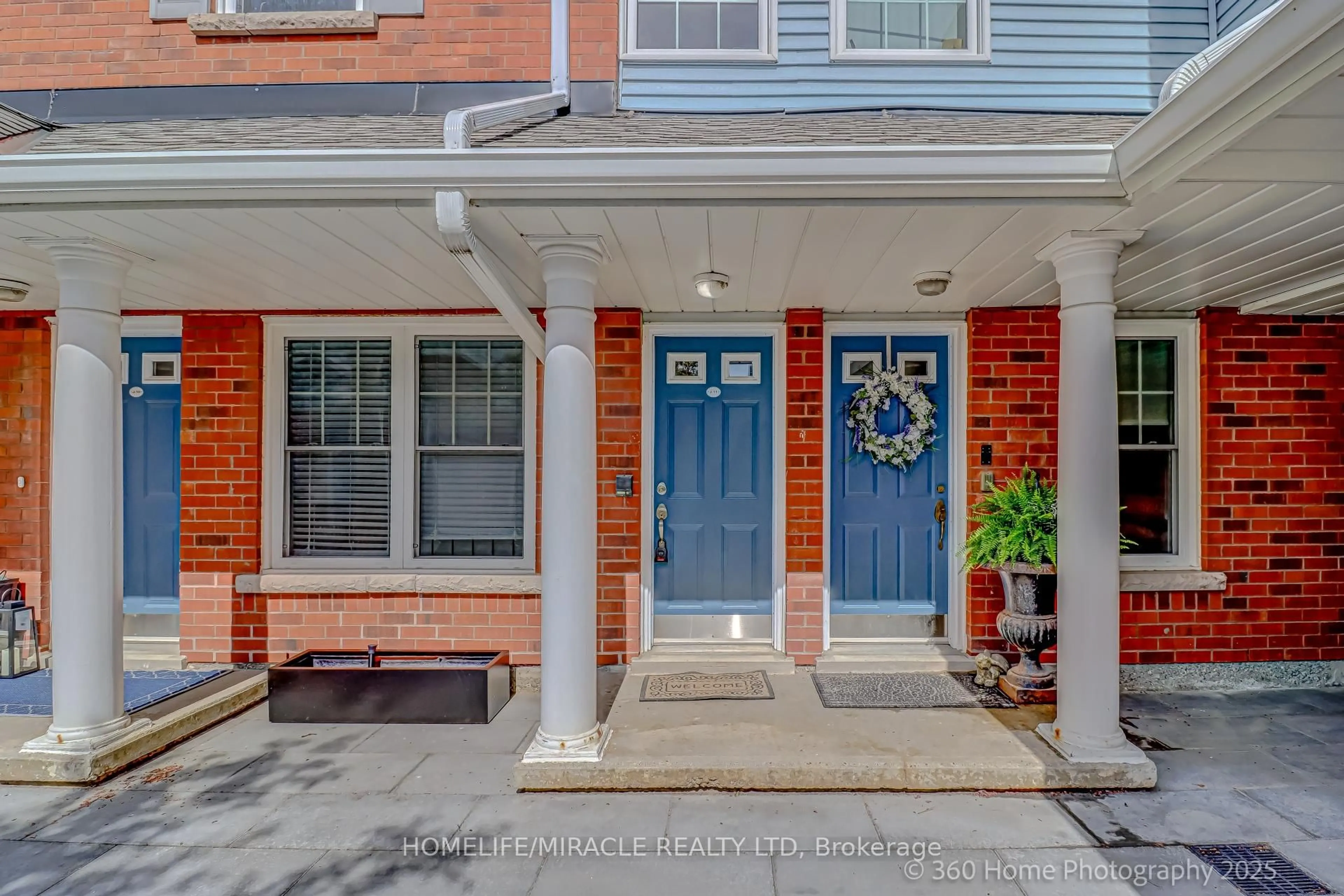 Indoor entryway for 1657 Nash Rd #J11, Clarington Ontario L1E 1S8