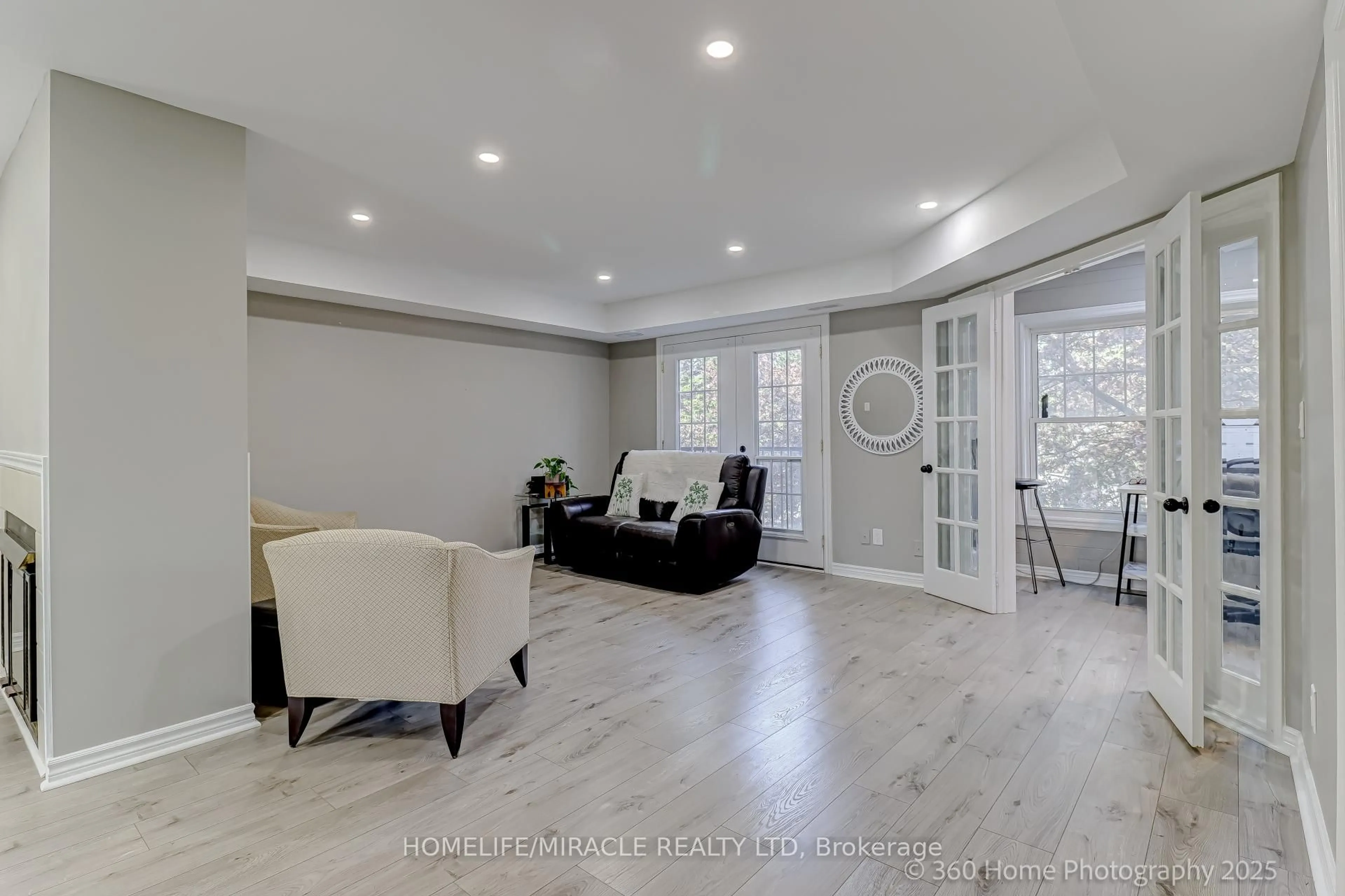 Living room with furniture, unknown for 1657 Nash Rd #J11, Clarington Ontario L1E 1S8