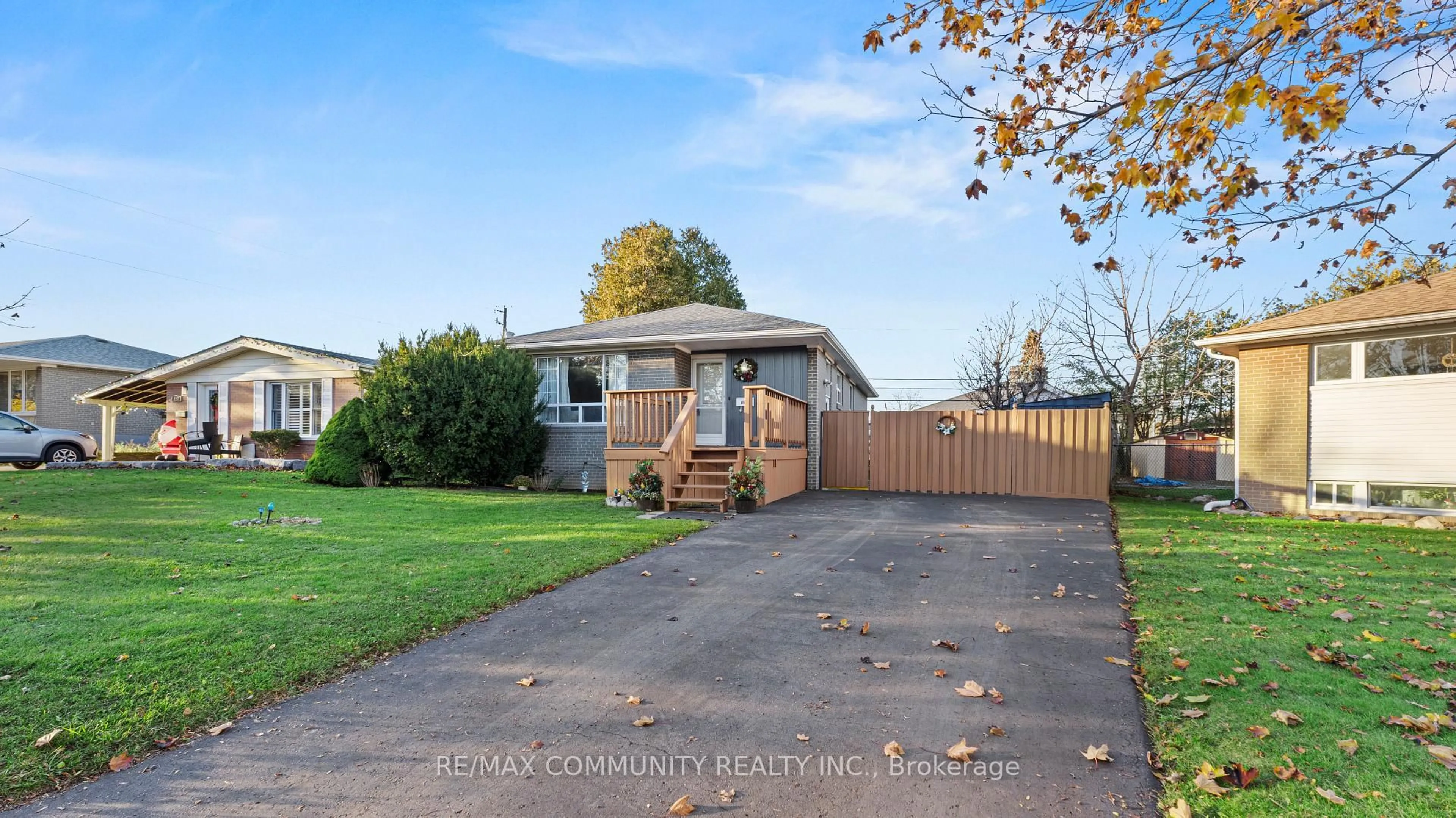 Unknown for 855 Zator Ave, Pickering Ontario L1W 1Y2