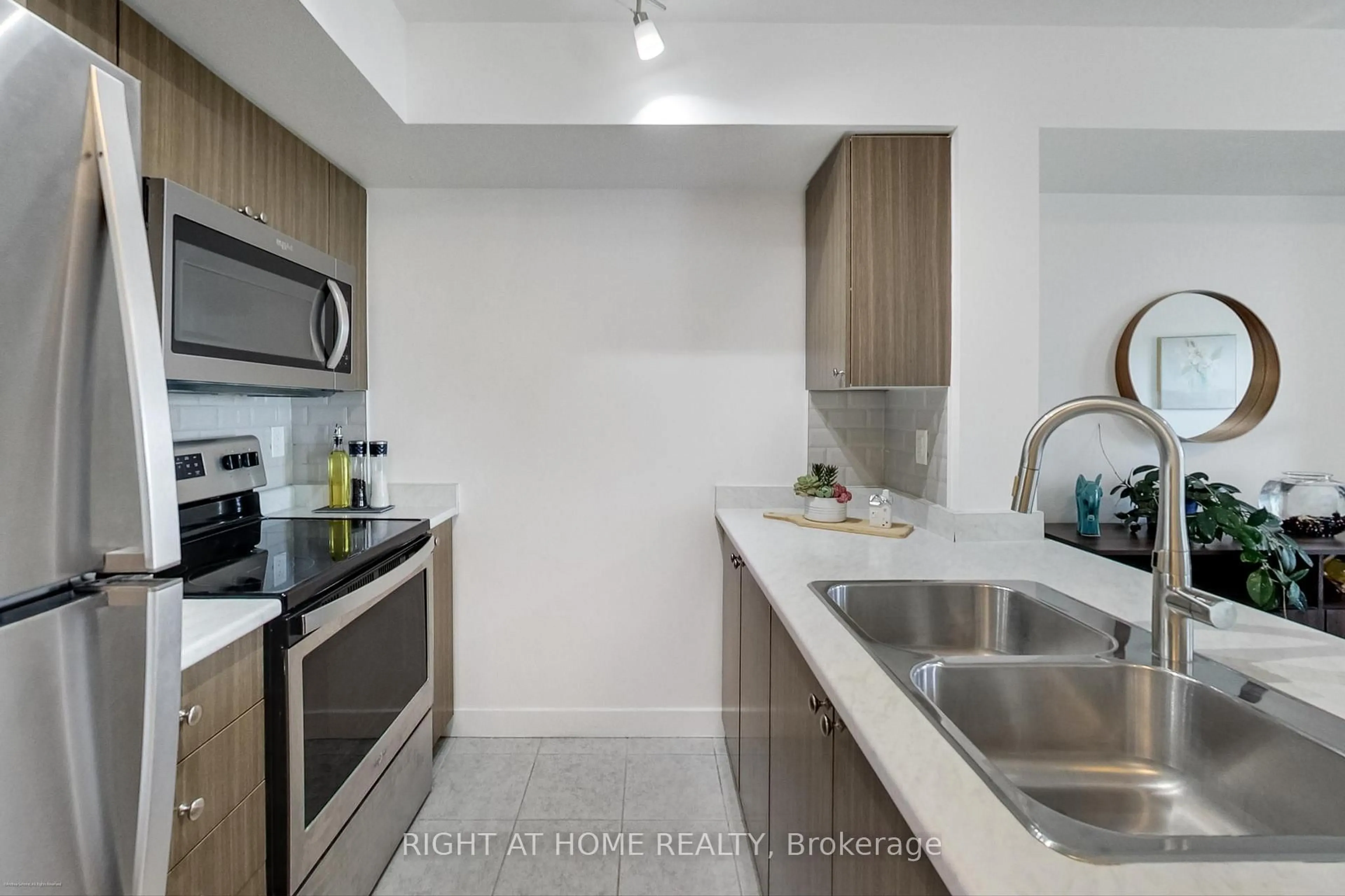 Standard kitchen, unknown for 1346 Danforth Rd #706, Toronto Ontario M1J 0A9