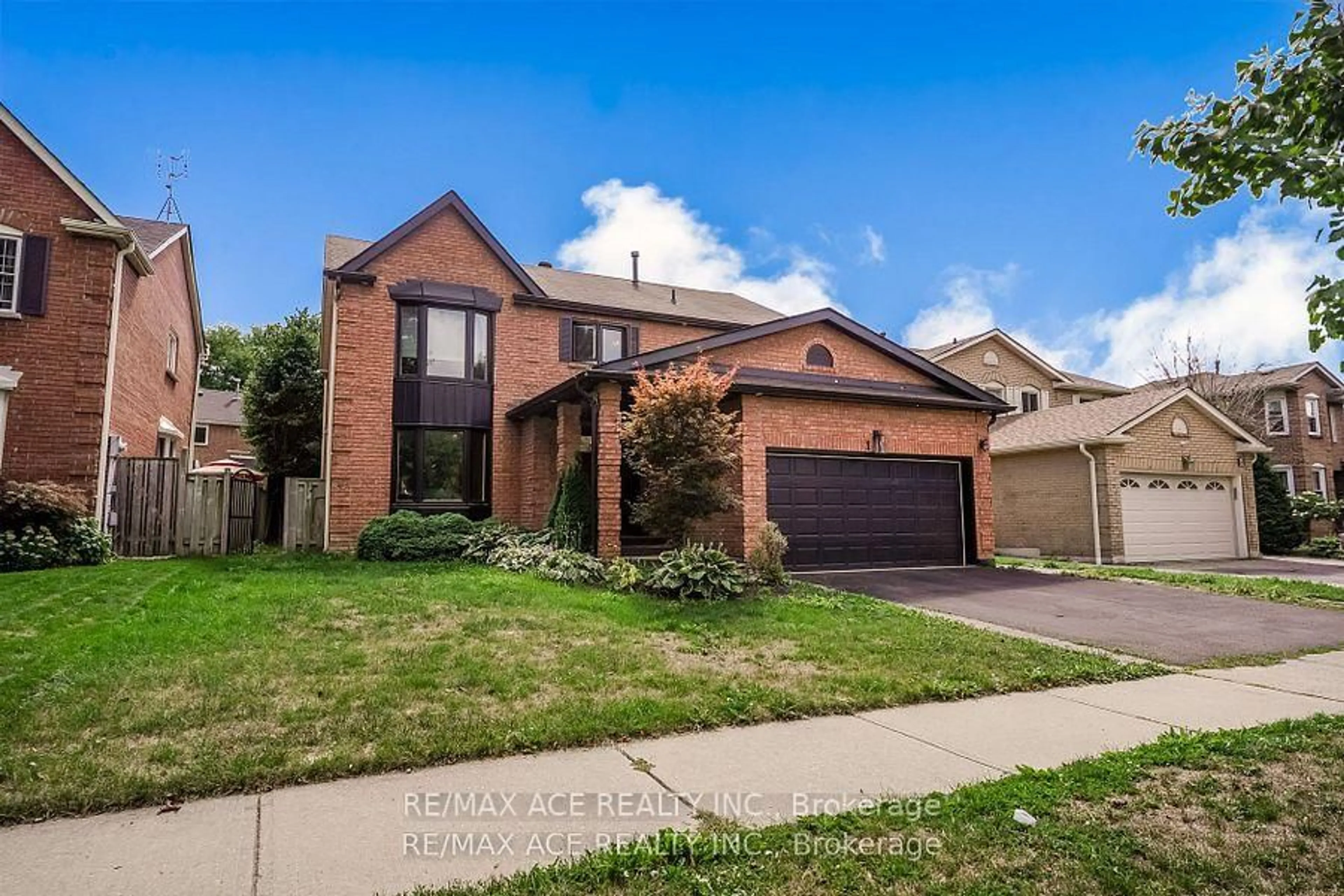 Home with brick exterior material, street for 10 Maplewood Dr, Whitby Ontario L1N 7A5