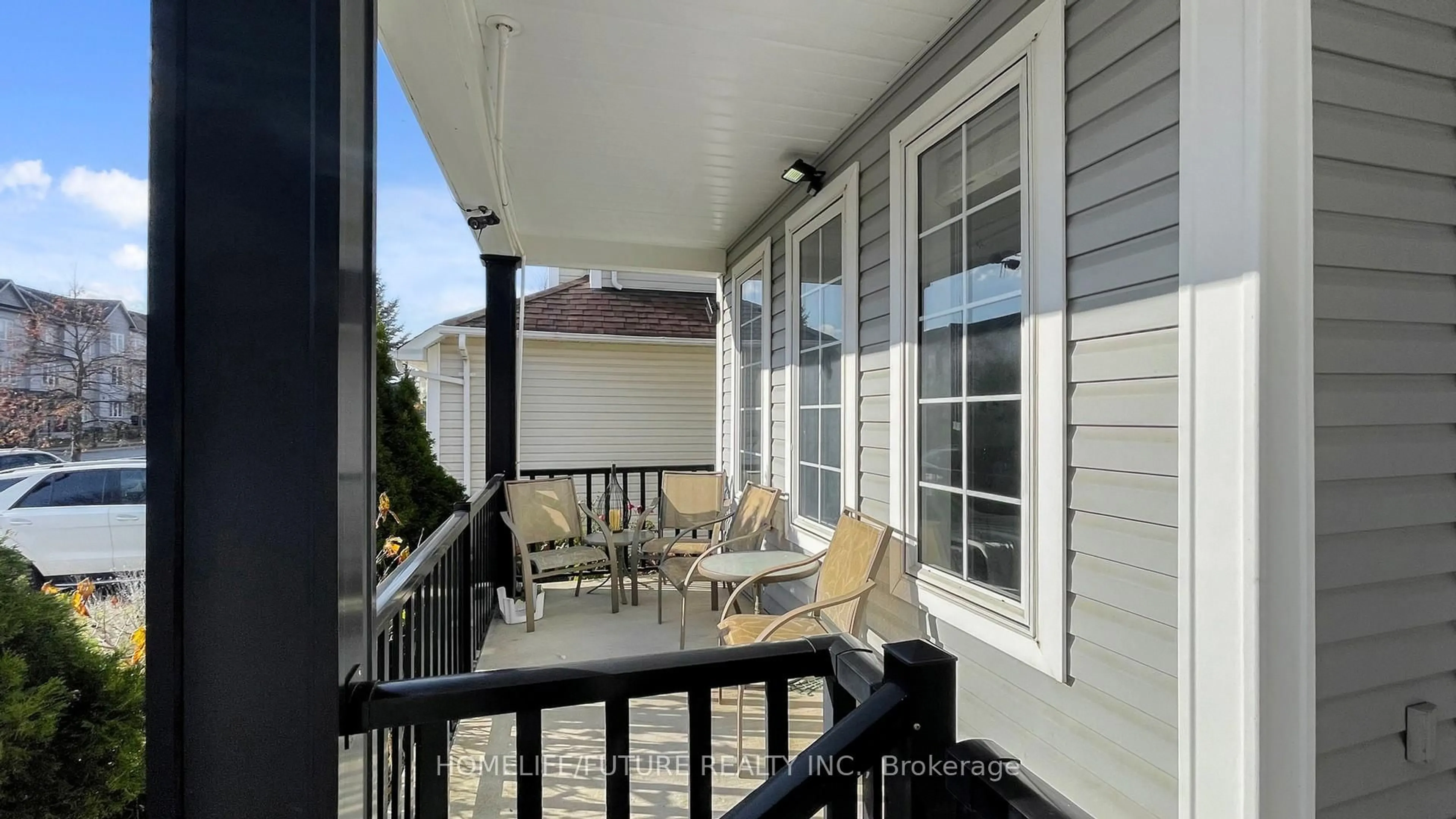 Patio, street for 94 Carnwith Dr, Whitby Ontario L1M 2K8