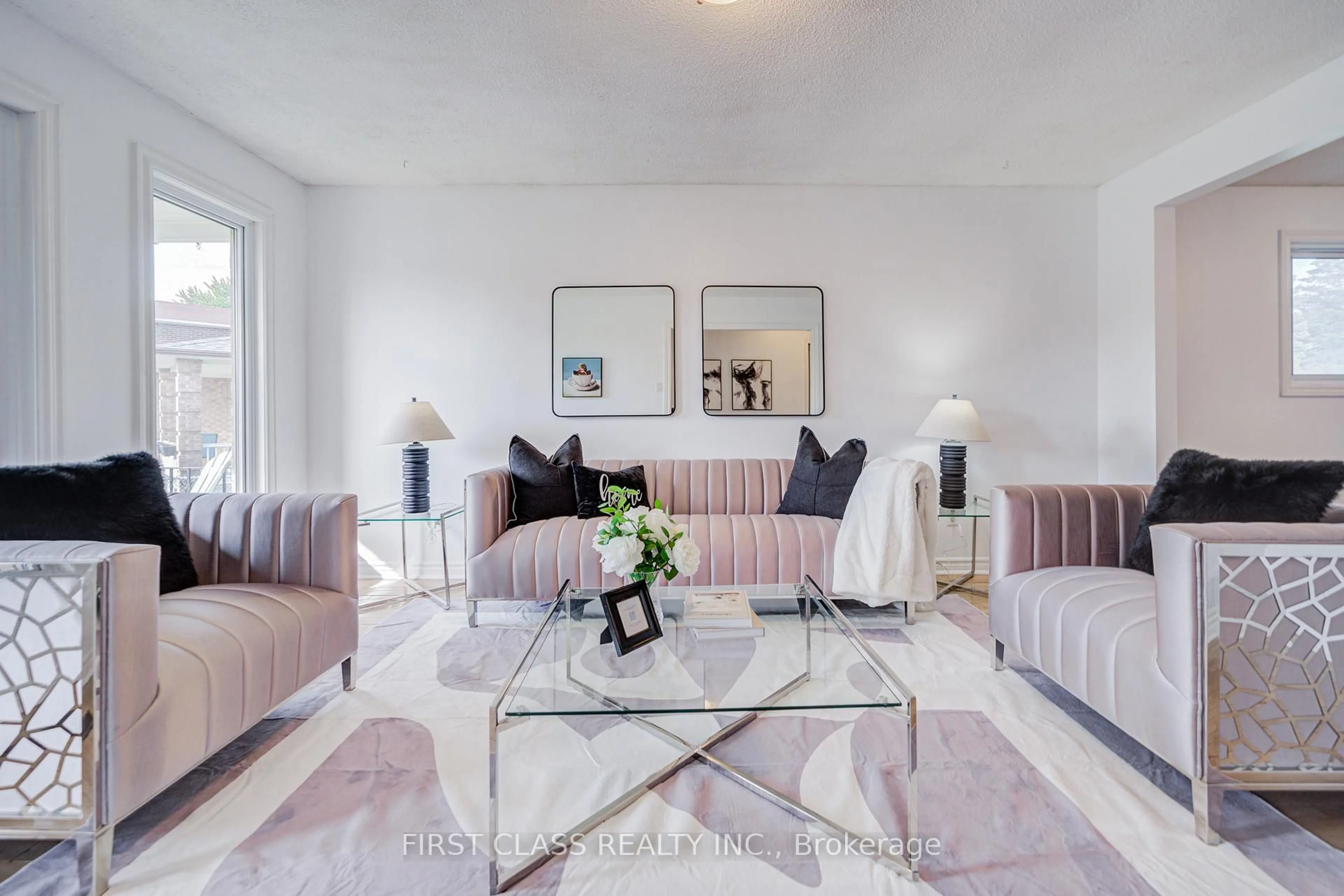 Living room with furniture, unknown for 53 Treetops Crt, Toronto Ontario M1V 2B9