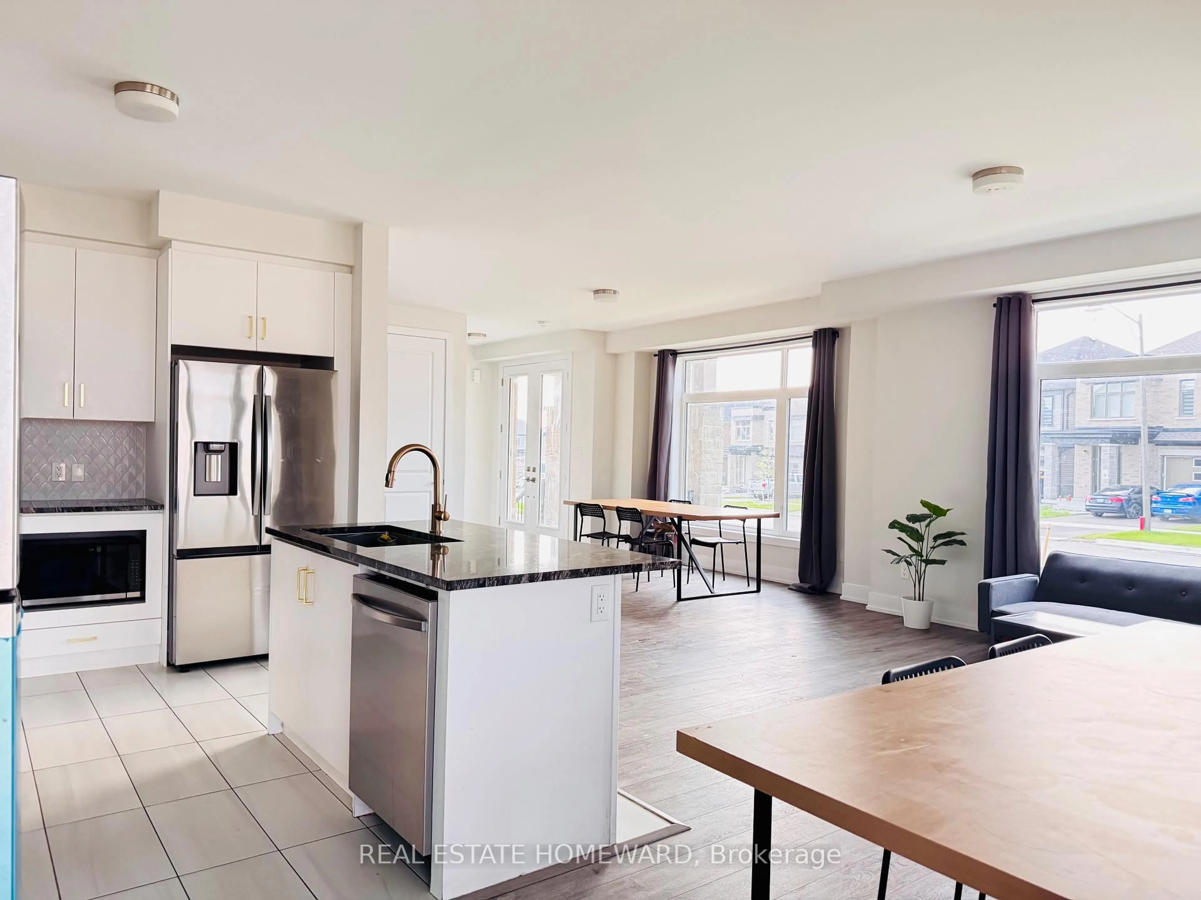 Open concept kitchen, unknown for 960 Lockie Dr, Oshawa Ontario L1L 0S2