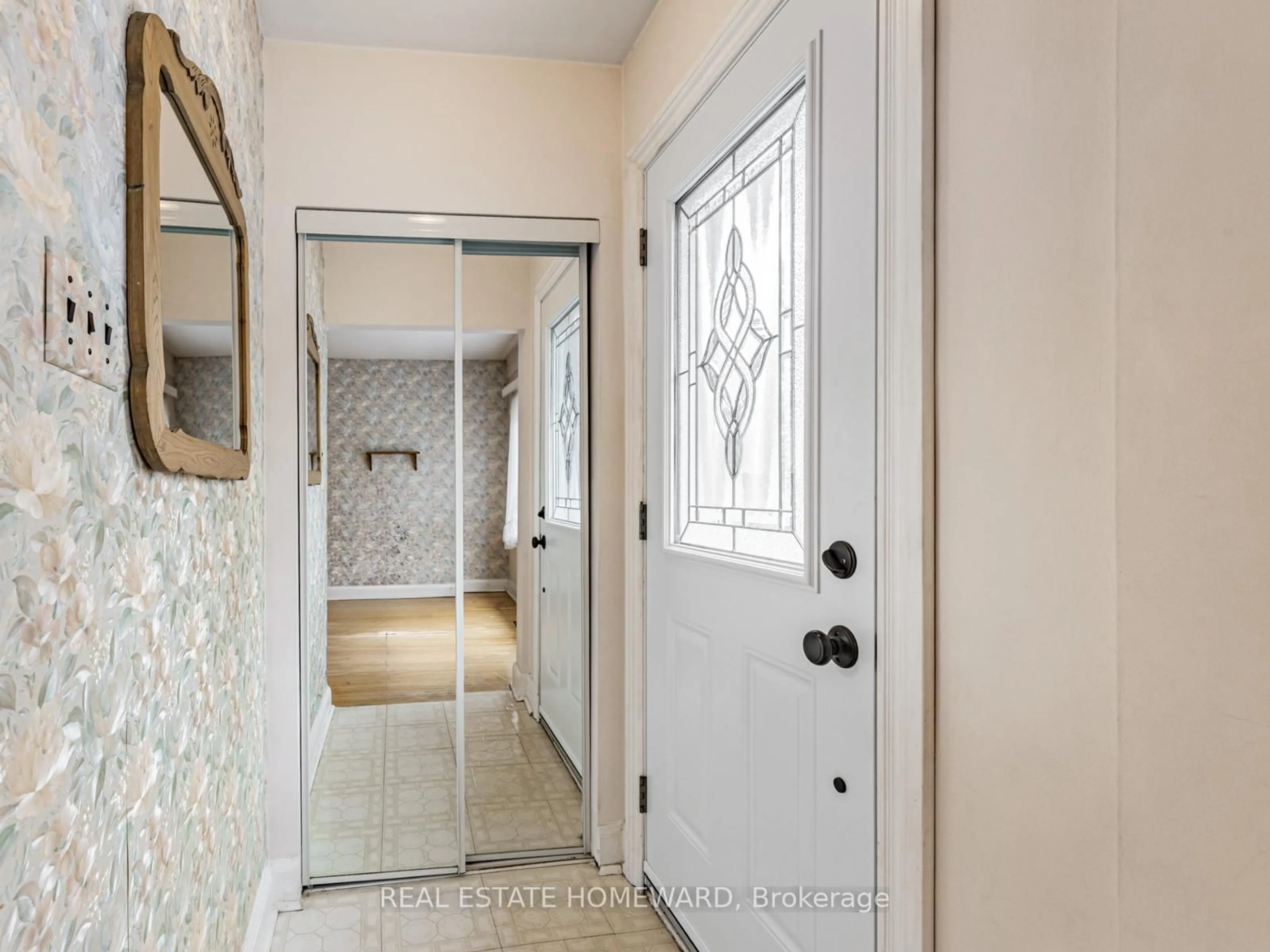 Indoor entryway for 18 Herron Ave, Toronto Ontario M1L 3V7