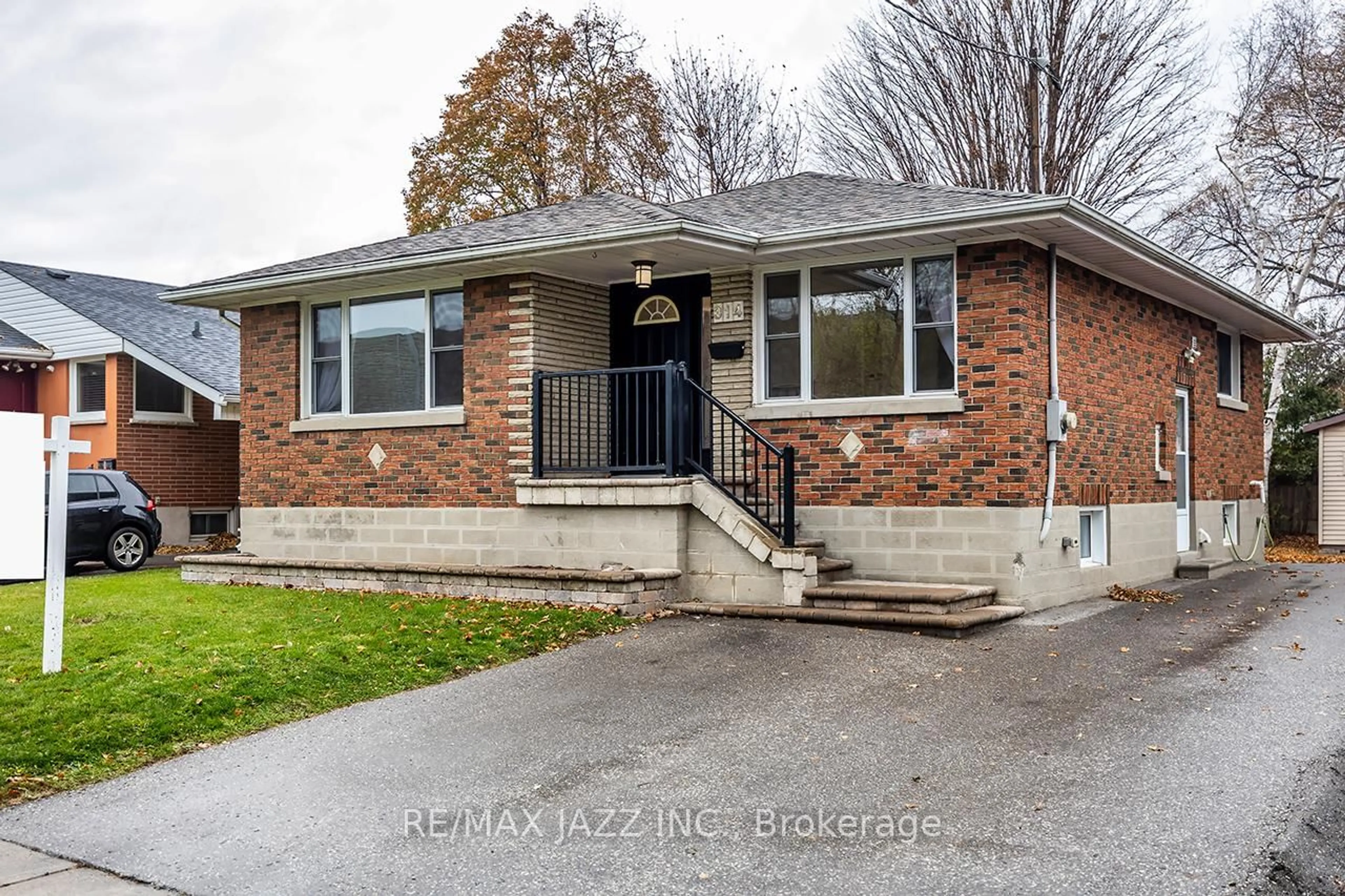Home with brick exterior material, street for 314 Jackson Ave, Oshawa Ontario L1H 3C5