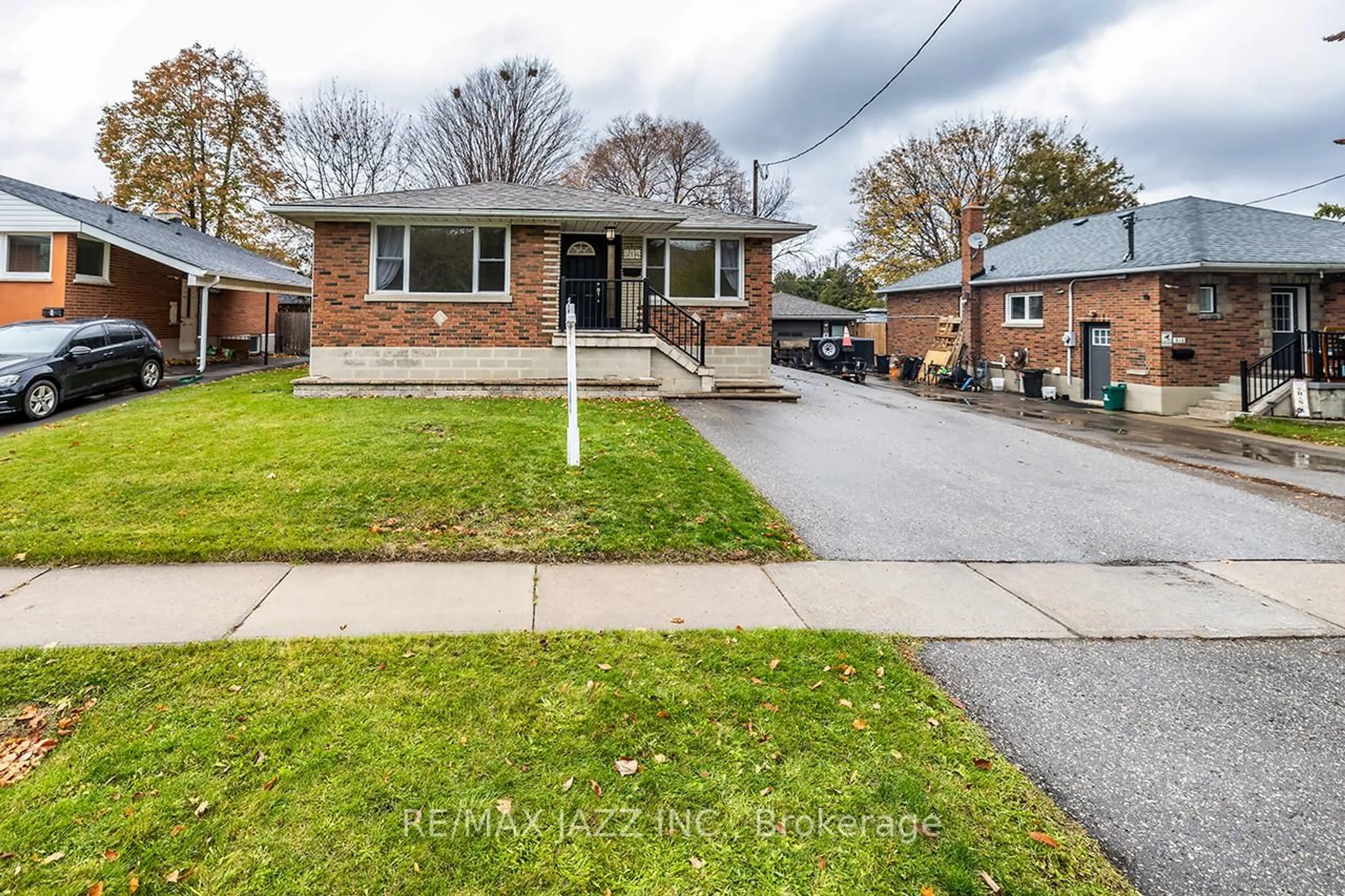 Home with brick exterior material, street for 314 Jackson Ave, Oshawa Ontario L1H 3C5
