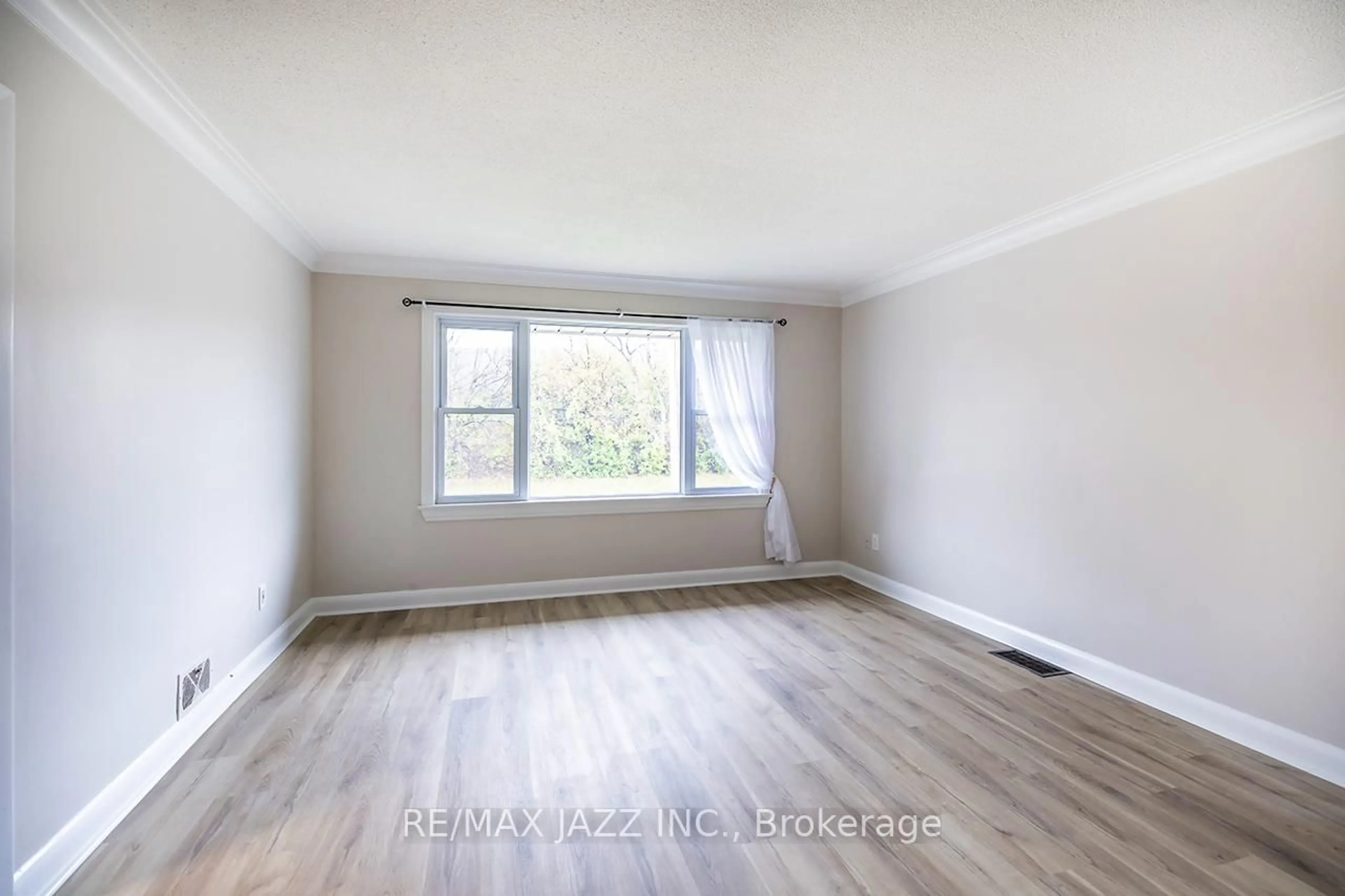 A pic of a room for 314 Jackson Ave, Oshawa Ontario L1H 3C5