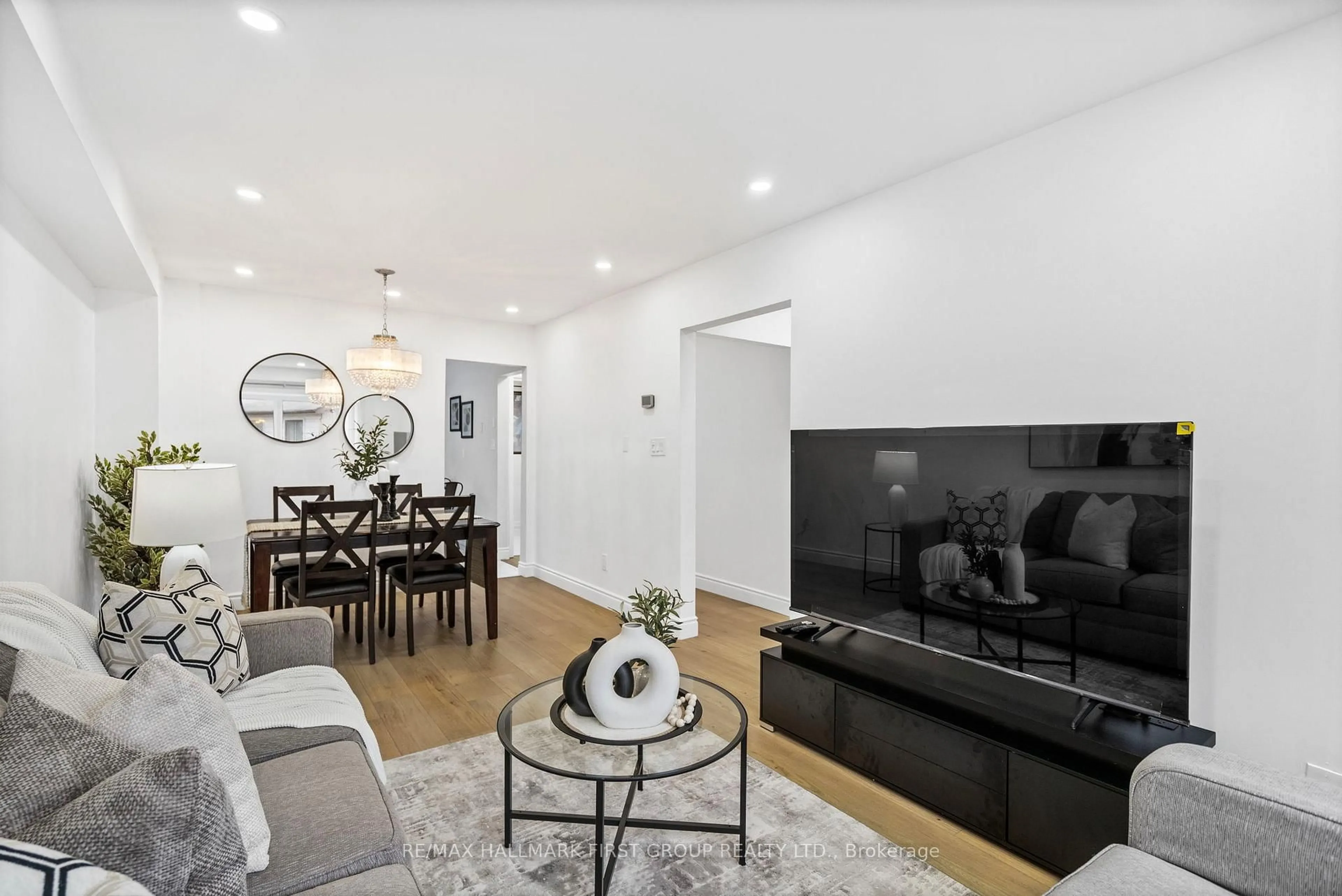 Living room with furniture, unknown for 350 Camelot Crt #7, Oshawa Ontario L1G 6P7