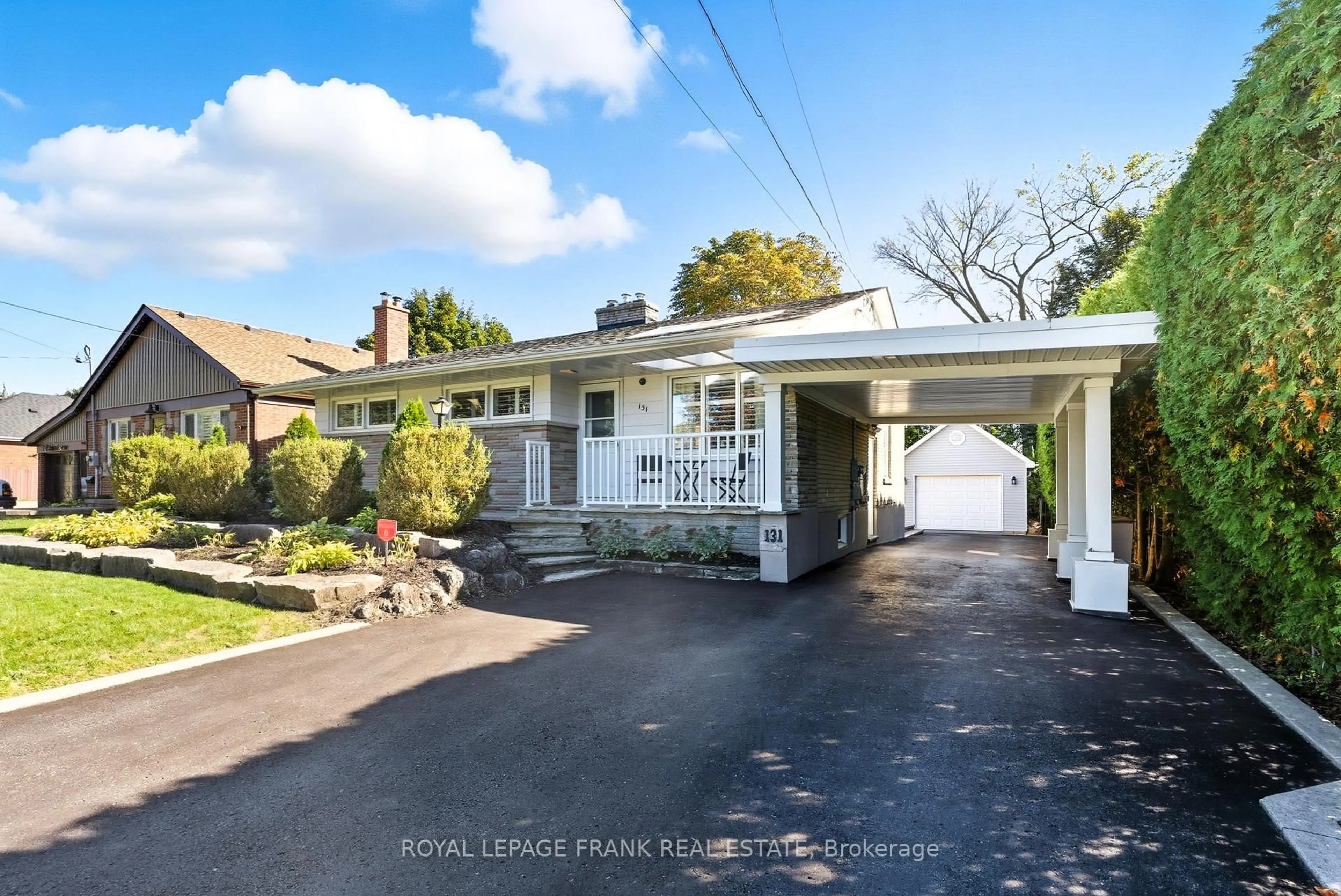 A pic from outside/outdoor area/front of a property/back of a property/a pic from drone, street for 131 Jones Ave, Oshawa Ontario L1G 3A3