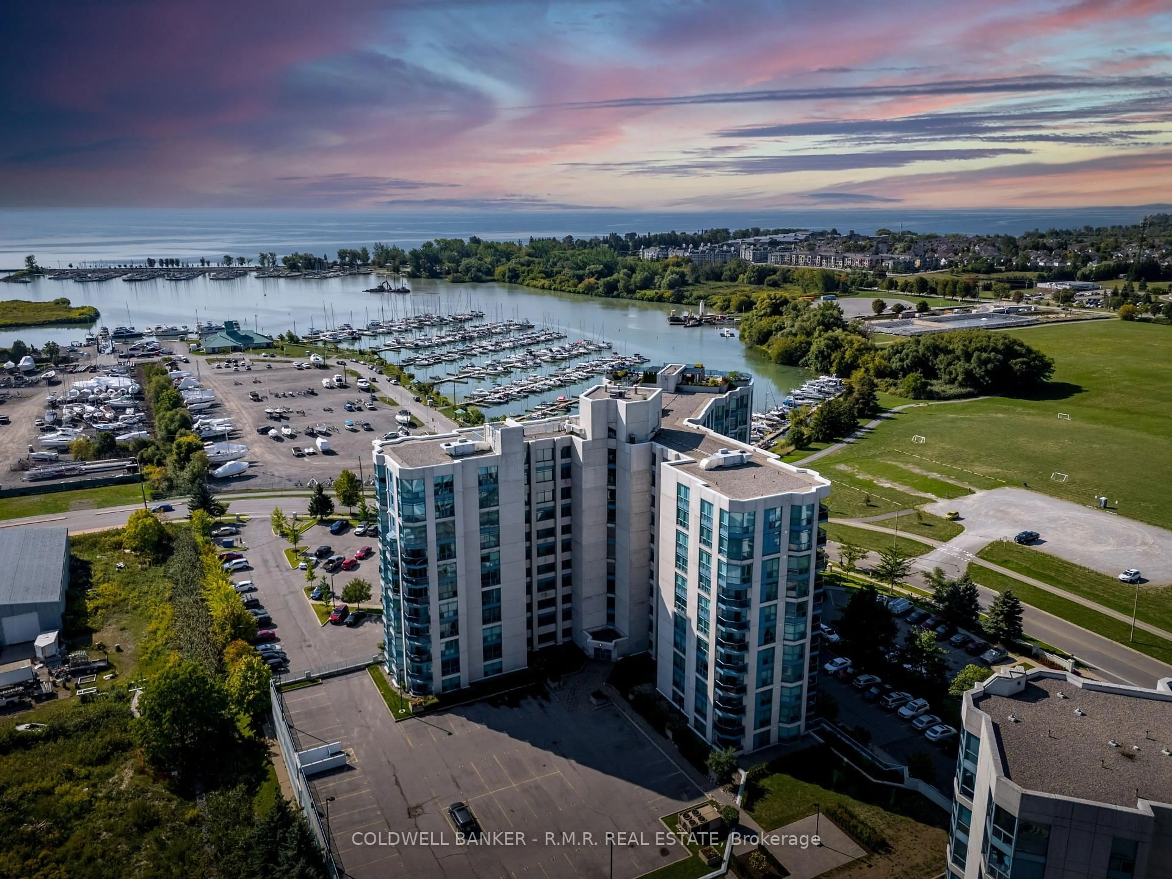 A pic from outside/outdoor area/front of a property/back of a property/a pic from drone, water/lake/river/ocean view for 340 Watson St #517, Whitby Ontario L1N 9G1